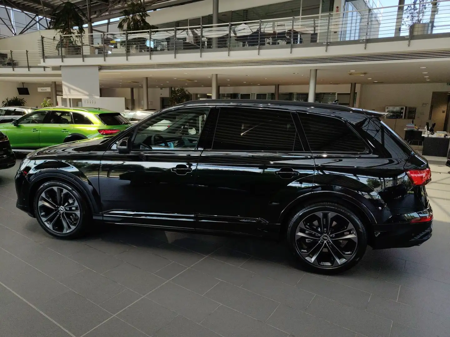 Audi Q7 SUV 50 TDI quattro tiptronic S line Edition Zwart - 2