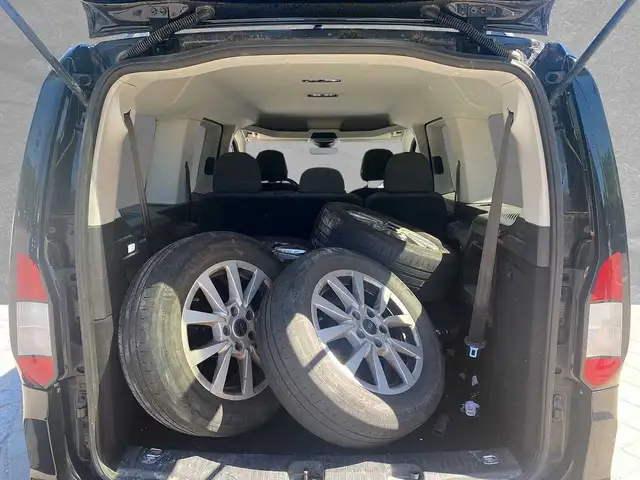 Ford Tourneo Connect view 10