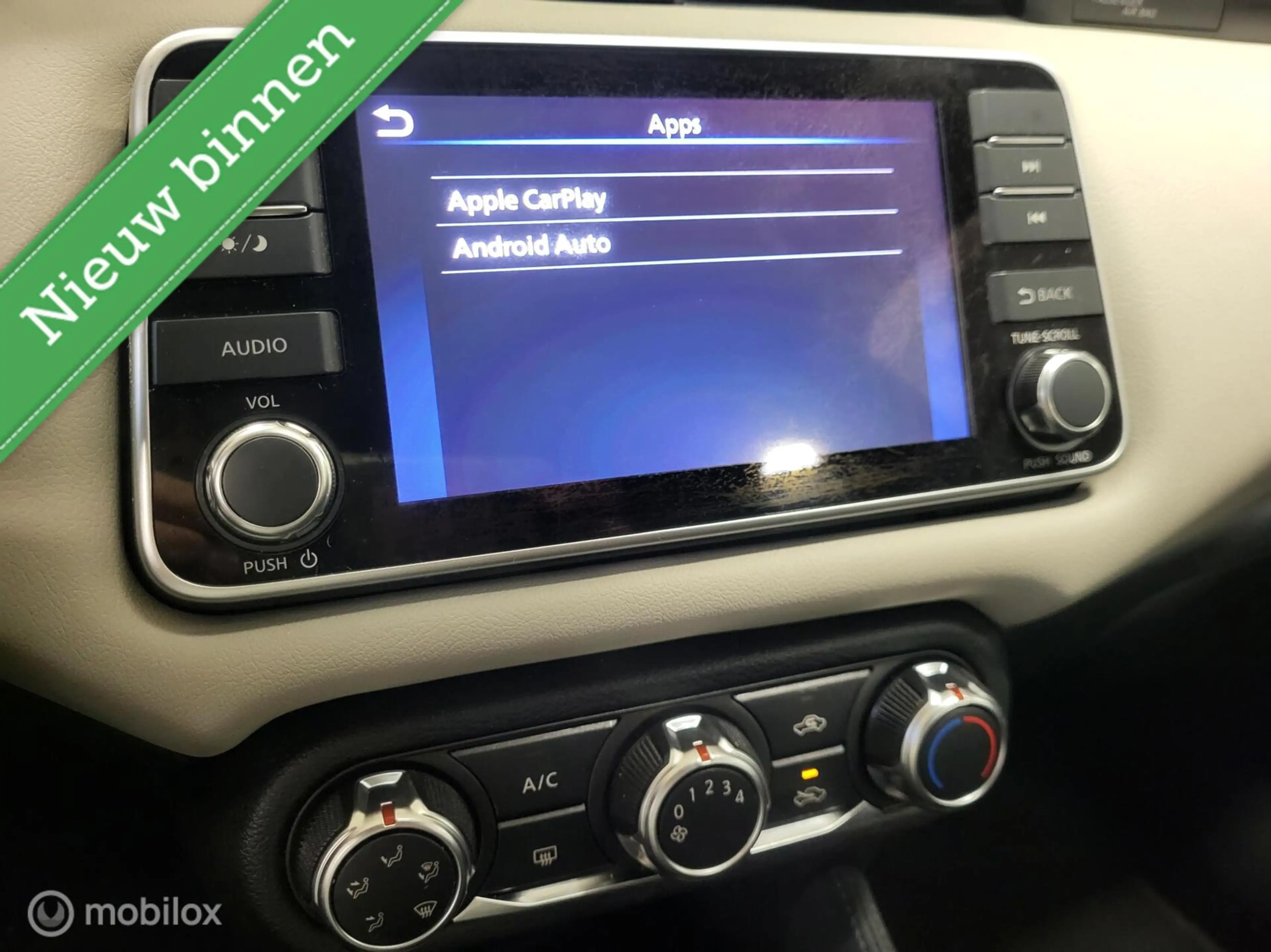 Nissan Micra 1.0 IG-T Acenta — photo 11