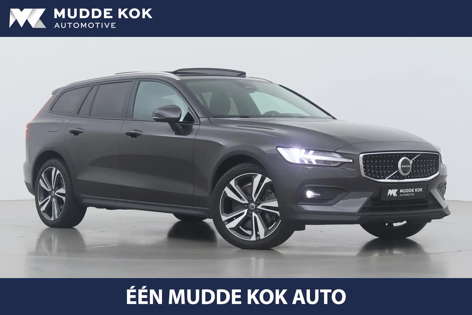 Volvo V60 Cross Country B5 AWD Plus Bright | Panoramadak | 360° Camera | A Grijs - 1