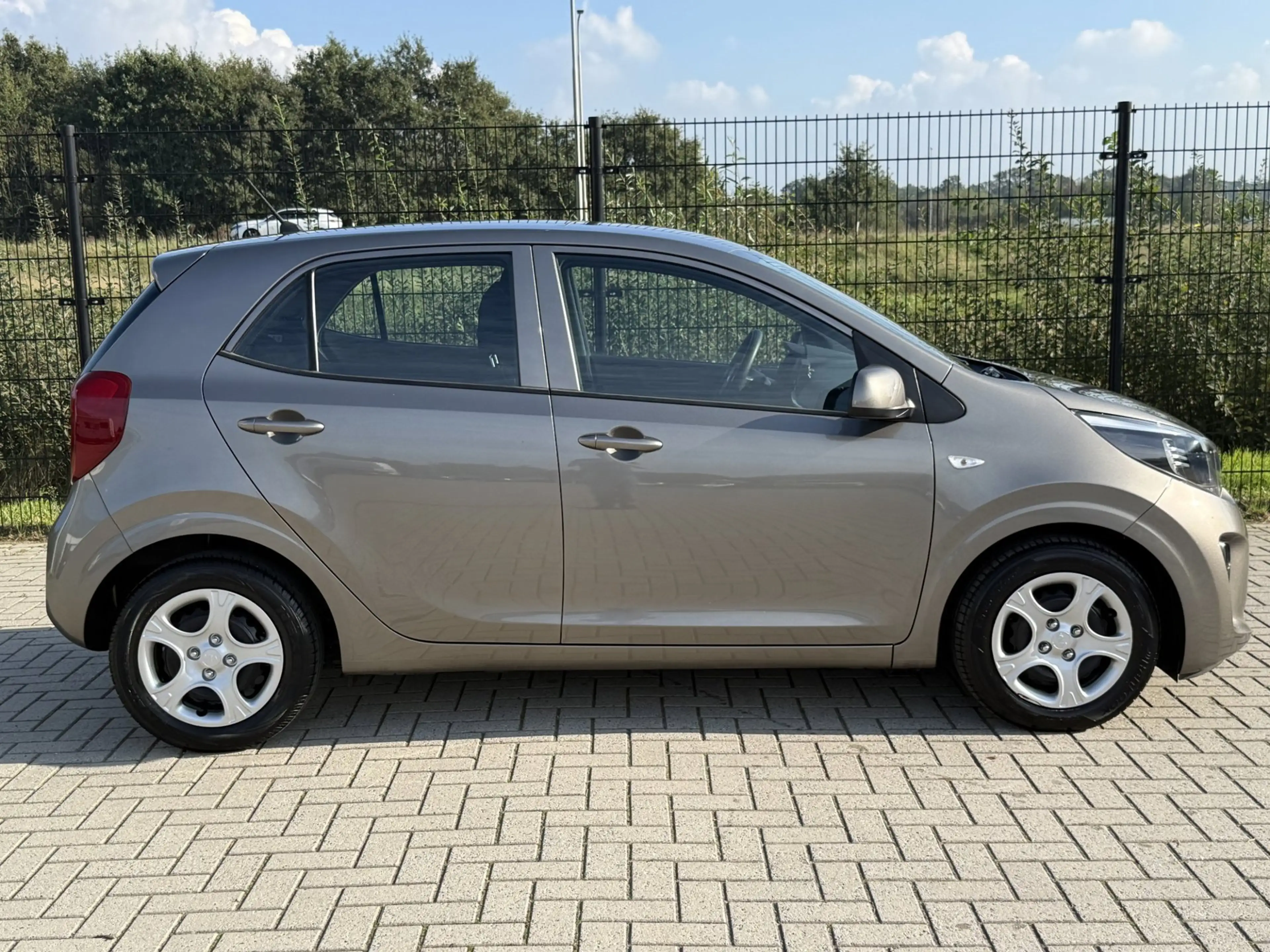 Kia Picanto 1.0 CVVT EconomyPlusLine | Bluetooth| Airco | Radi — photo 6