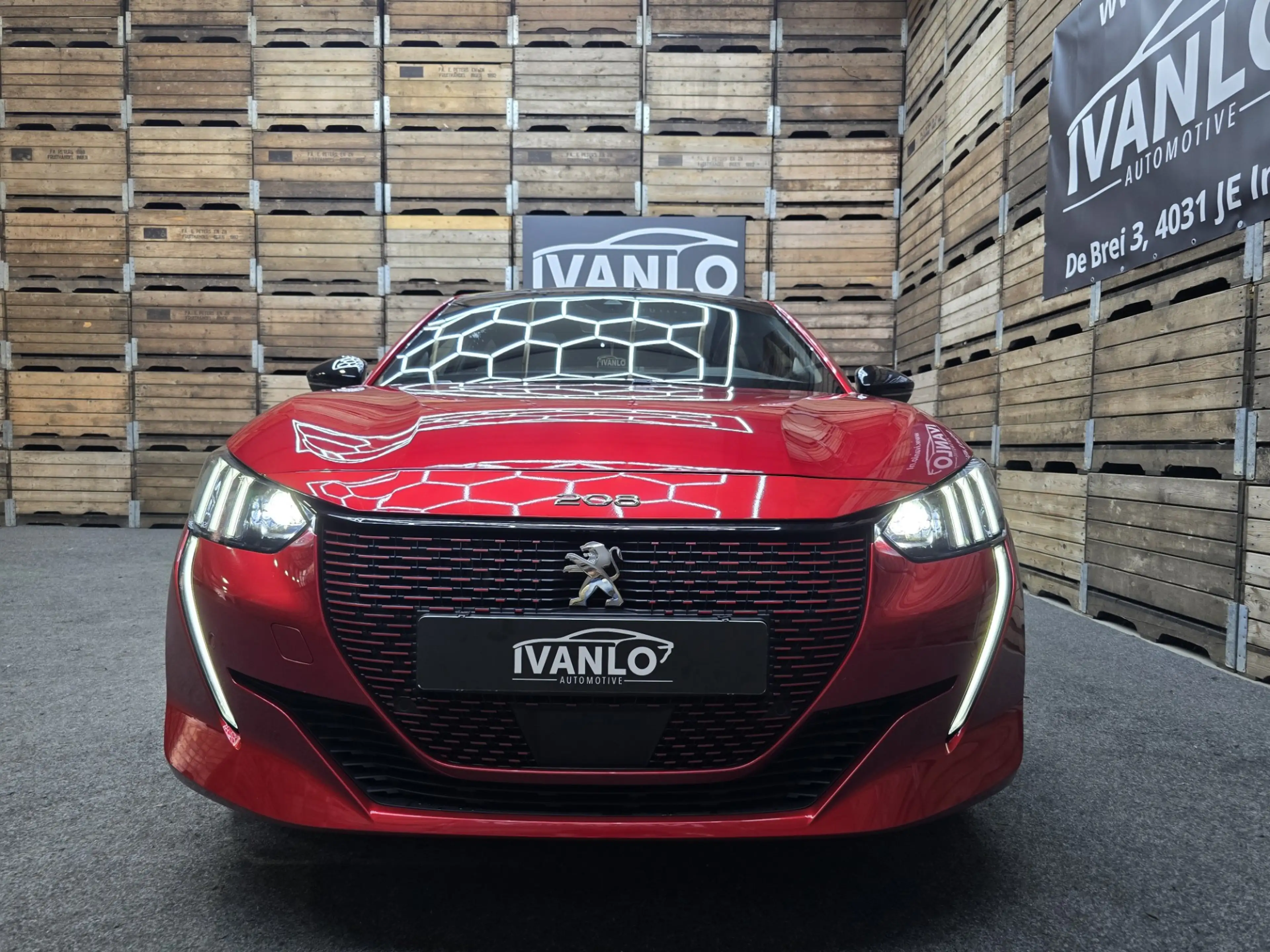 Peugeot e-208 EV Allure 50 kWh GT Pano Memory Camera Clima Cruis — photo 21