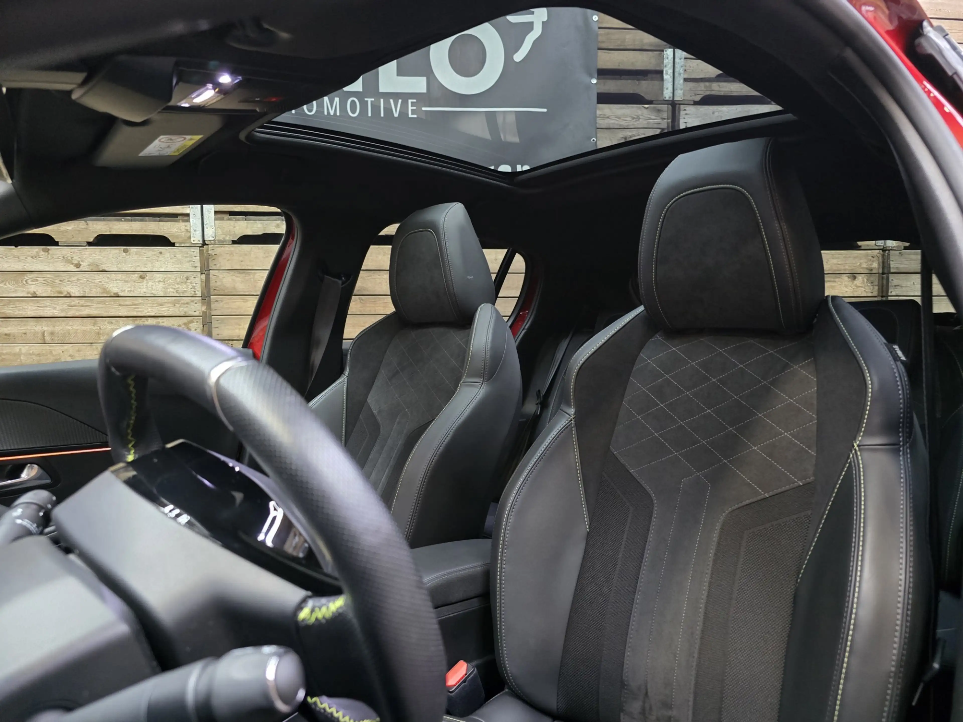Peugeot e-208 EV Allure 50 kWh GT Pano Memory Camera Clima Cruis — photo 6