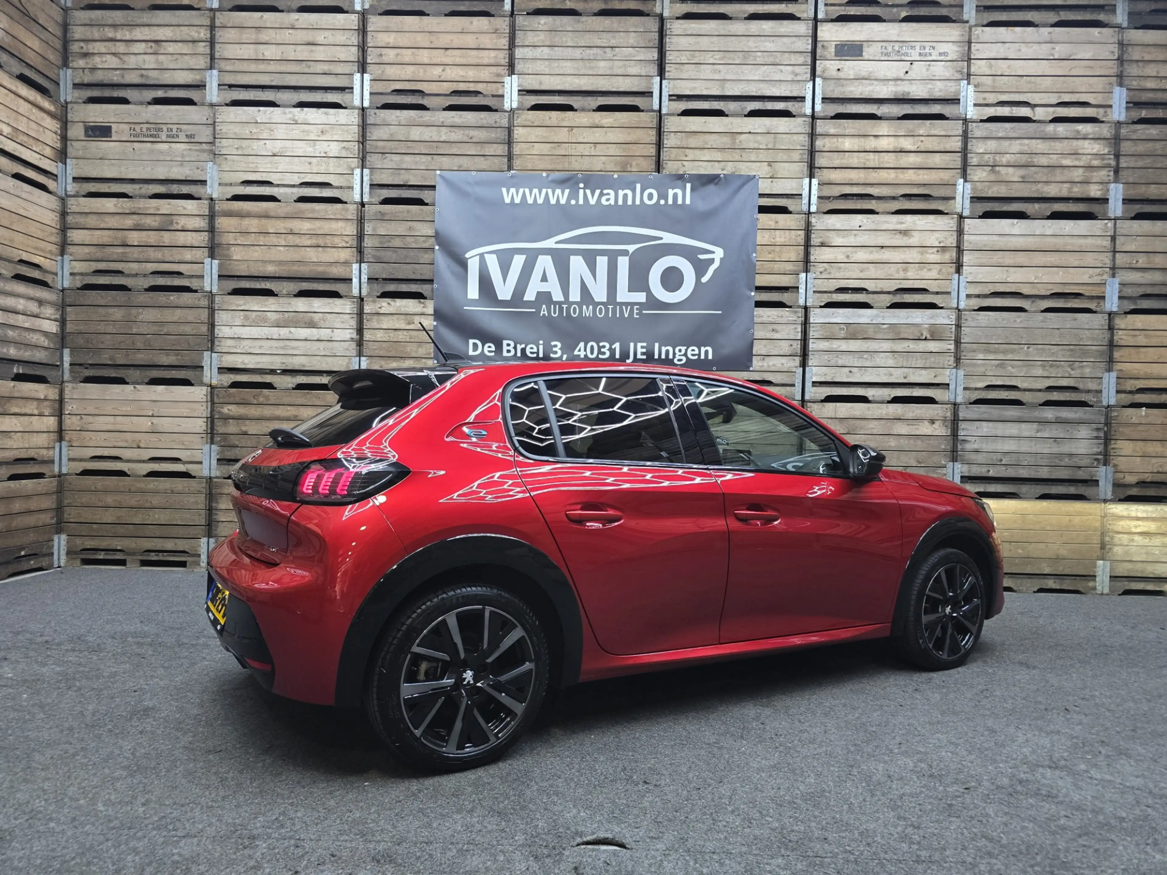 Peugeot e-208 EV Allure 50 kWh GT Pano Memory Camera Clima Cruis — photo 16