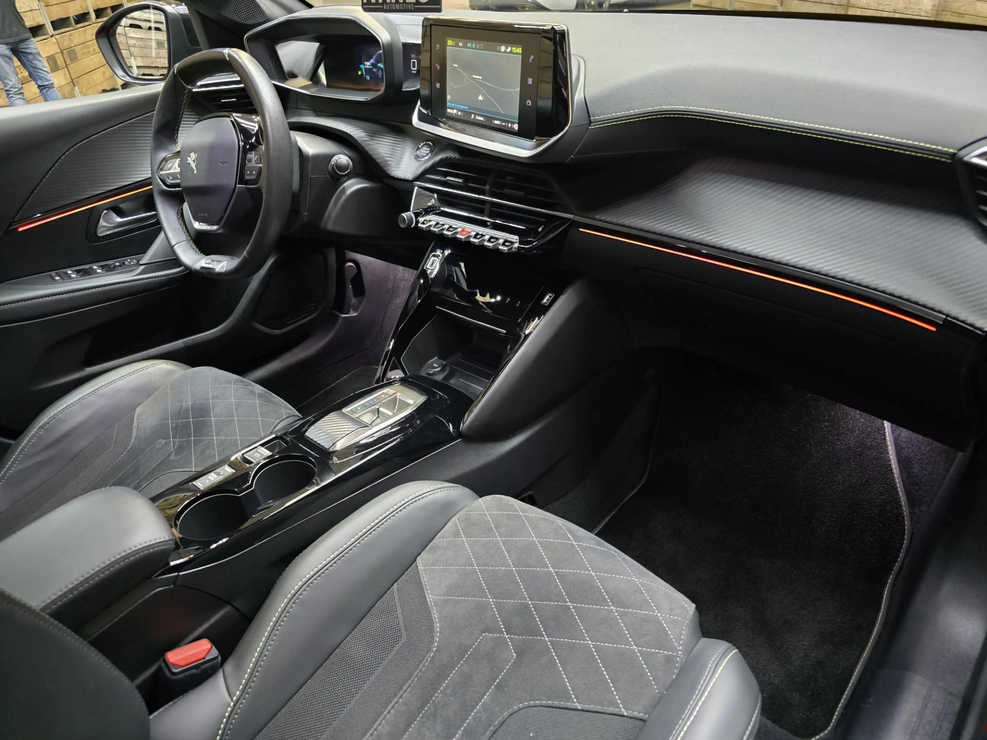 Peugeot e-208 EV Allure 50 kWh GT Pano Memory Camera Clima Cruis — photo 8