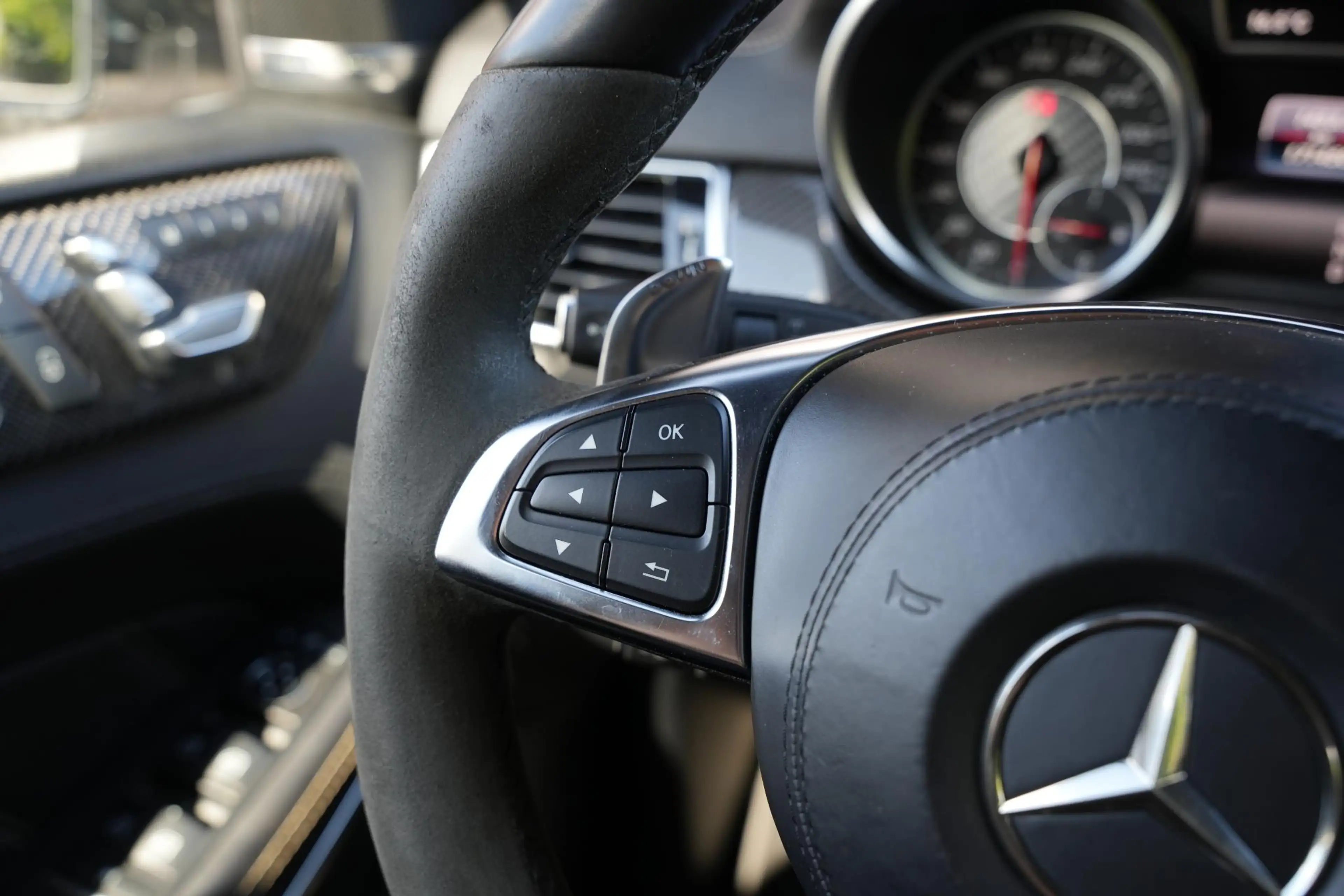 Mercedes-Benz GLS 63 AMG 4MATIC Pano 7 persoons — photo 40