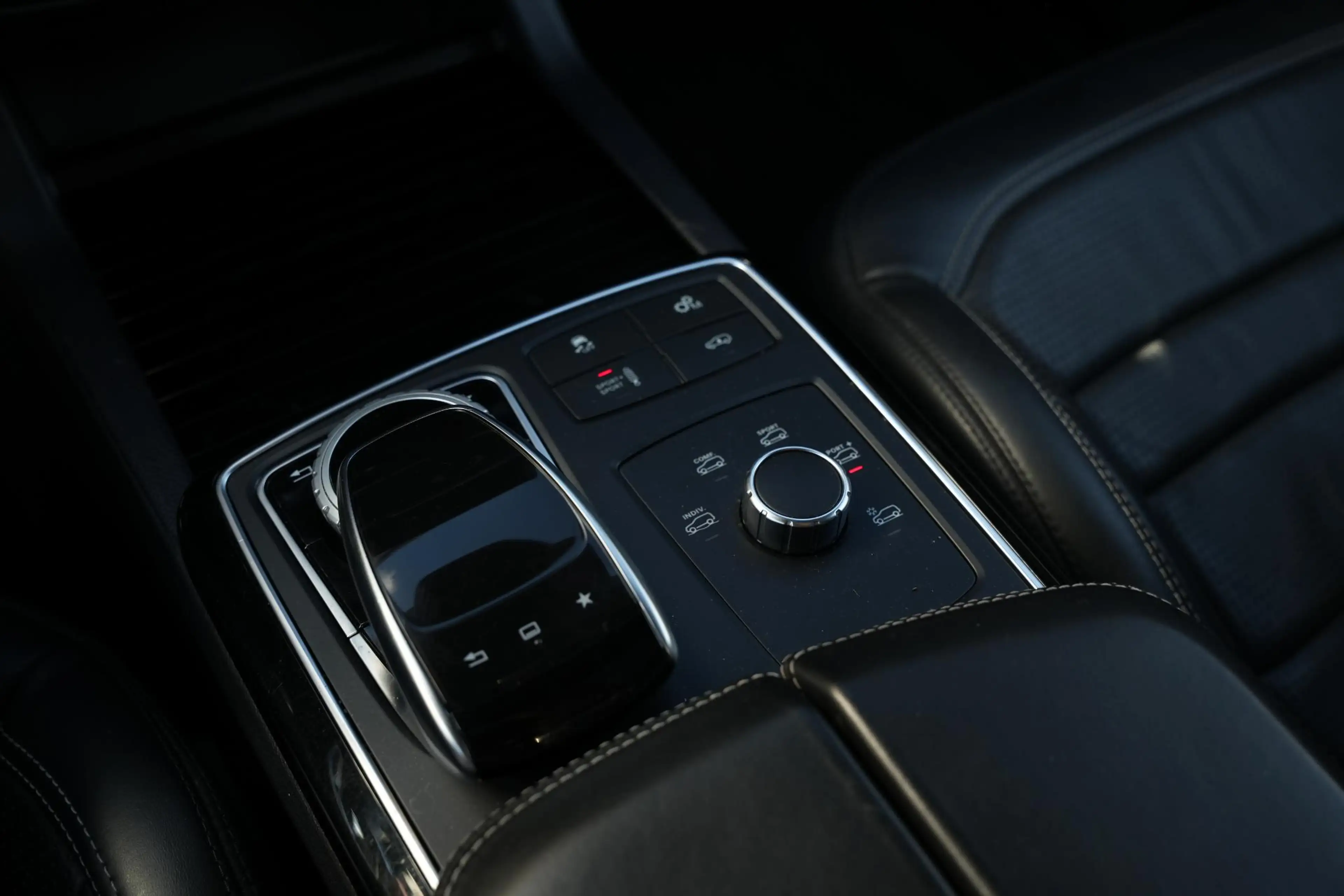 Mercedes-Benz GLS 63 AMG 4MATIC Pano 7 persoons — photo 37