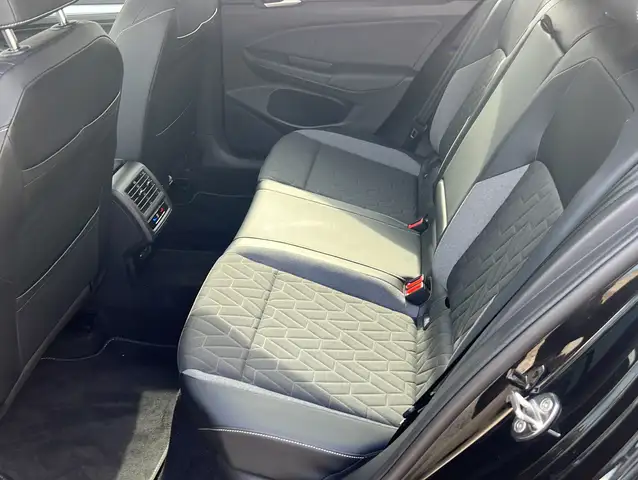 Volkswagen Golf view 23