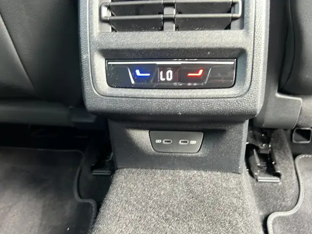Volkswagen Golf view 9