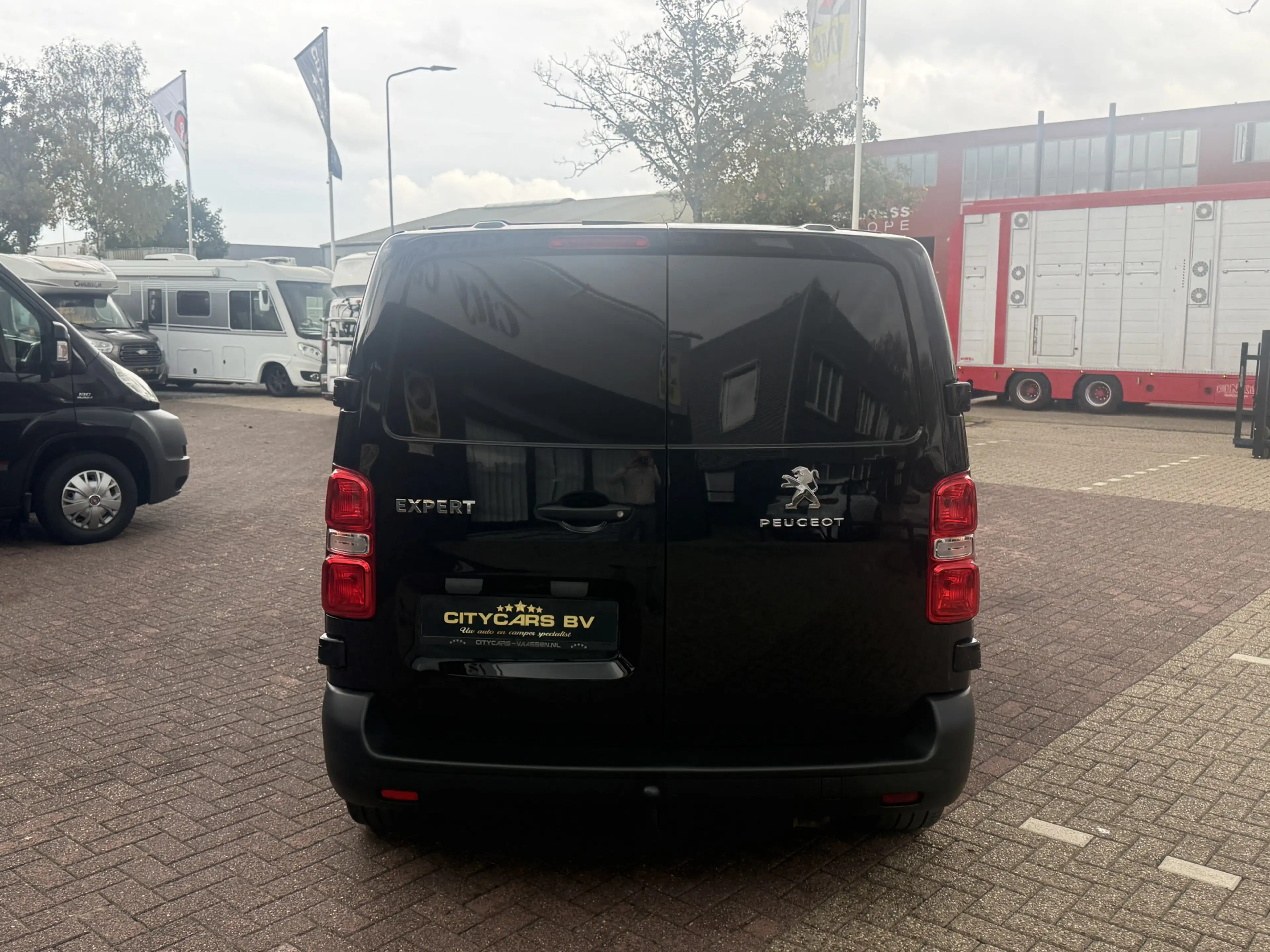 Peugeot Expert 2.0 BlueHDI 180 Premium automaat 177 pk org nl aut — photo 5
