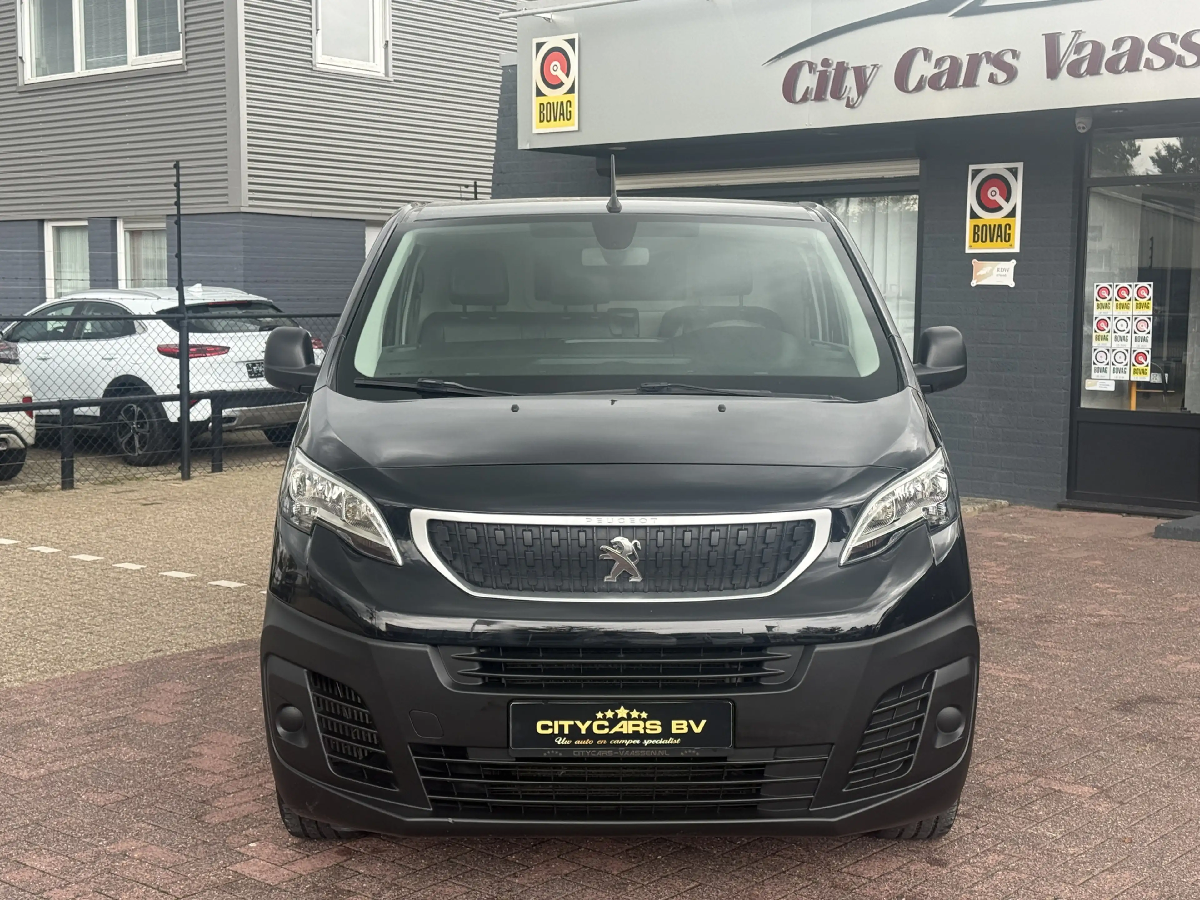 Peugeot Expert 2.0 BlueHDI 180 Premium automaat 177 pk org nl aut — photo 2