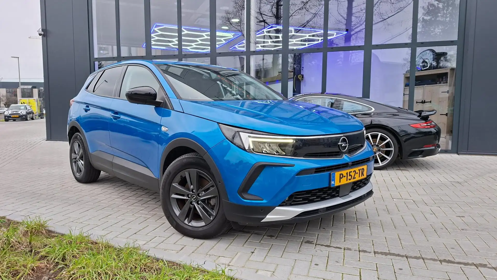 Opel Grandland 1.2 Turbo Business Elegance, 1e Eig / Black Pack, Blau - 2