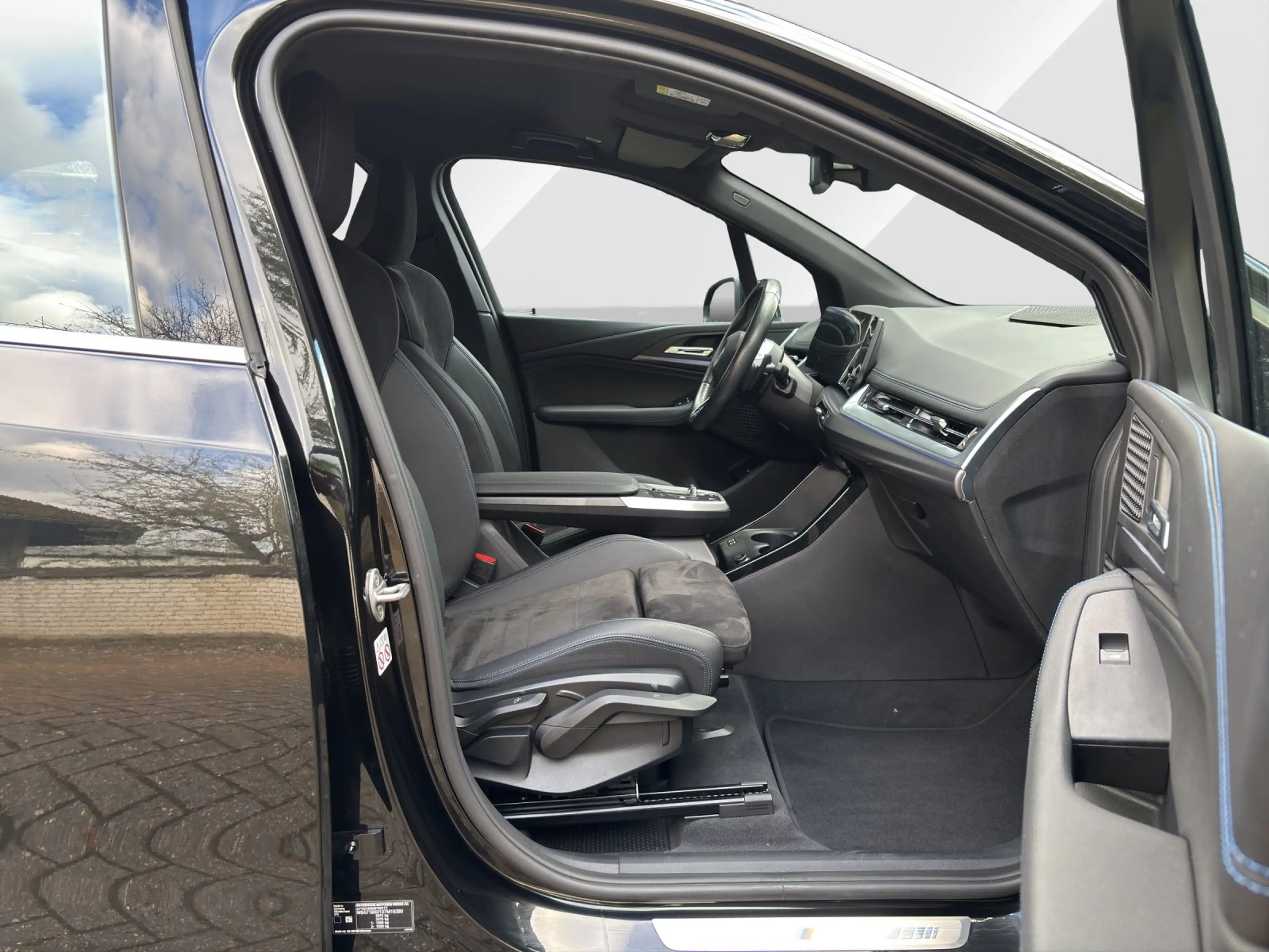 BMW 220 i Active Tourer M Sport | AHK | LED | DAB | Klima — photo 11