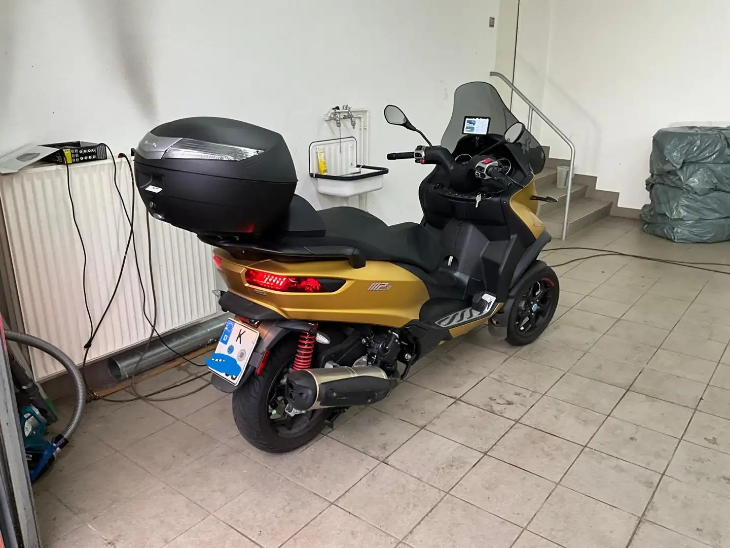 Piaggio MP3 500 Sport Advanced HPE Yellow Orange - 2