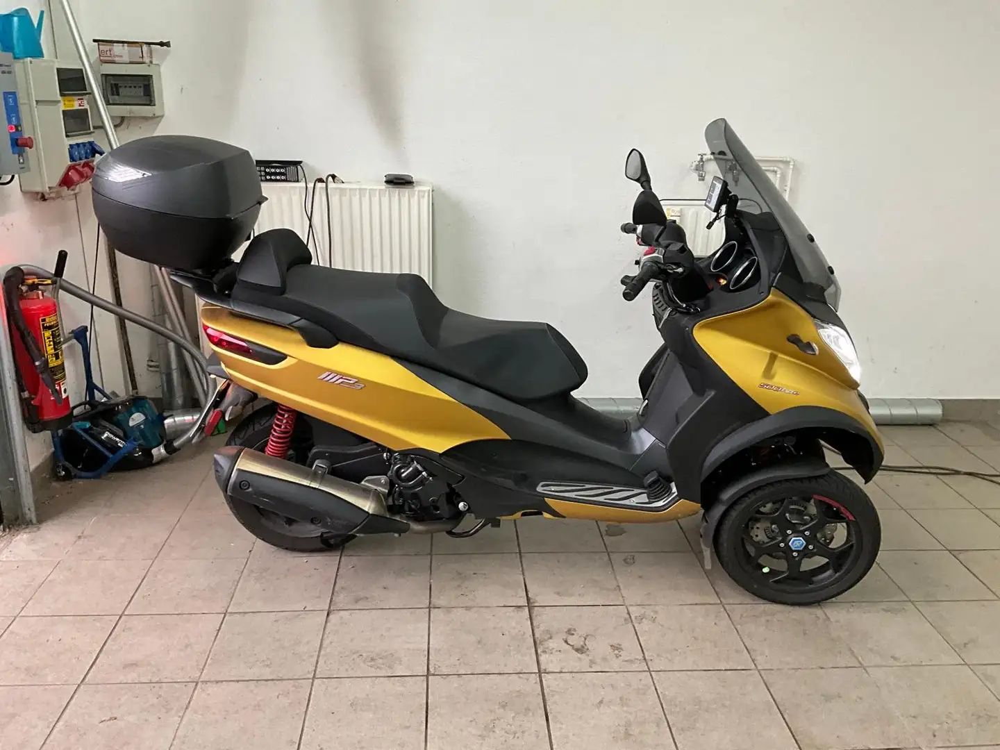 Piaggio MP3 500 Sport Advanced HPE Yellow Orange - 1