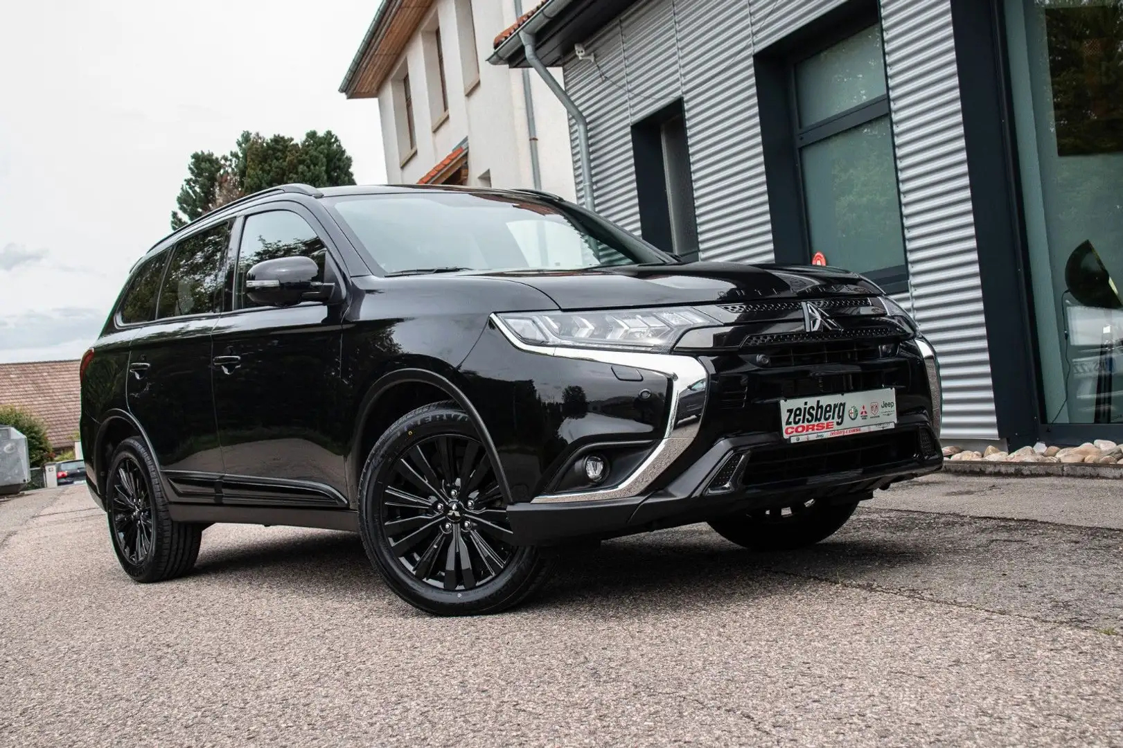 Mitsubishi Outlander Spirit+ 2.0 CVT 2WD 1HD*Navi*Tel Schwarz - 1