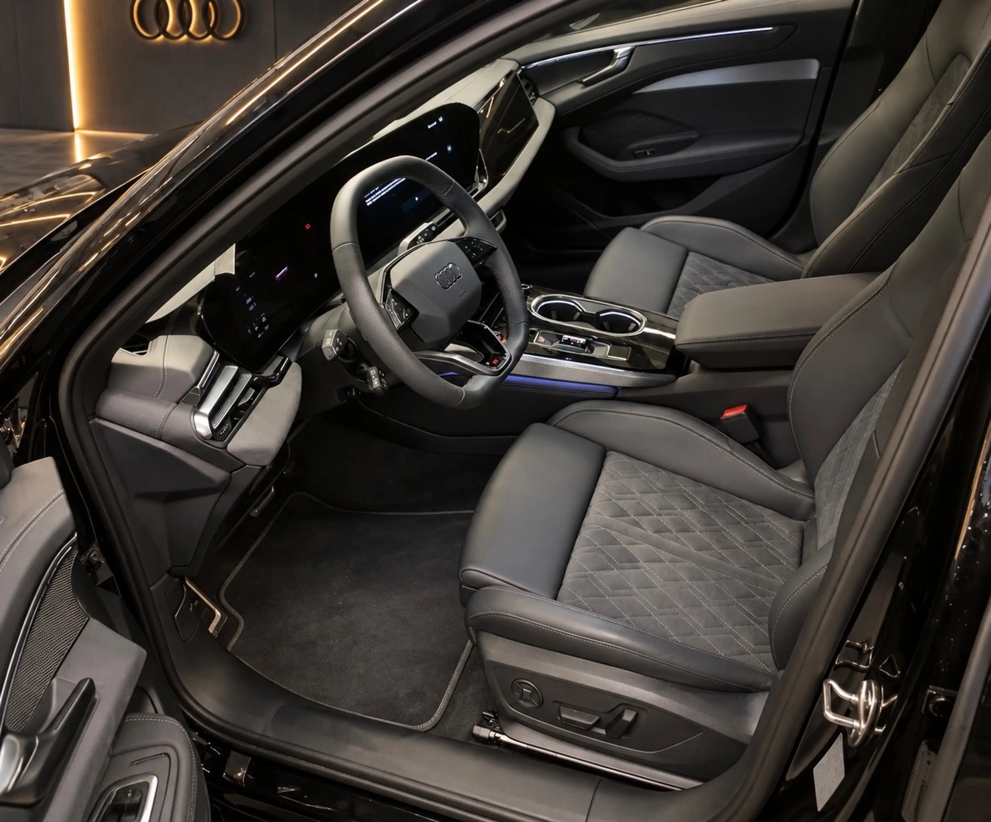 Audi A6 S-LINE INT+EXT A6 eHYBRID quattro 270kW AHK MATRIX 21" BANG&OLUFSEN HeadUP AMBIENTE-PRO — photo 3