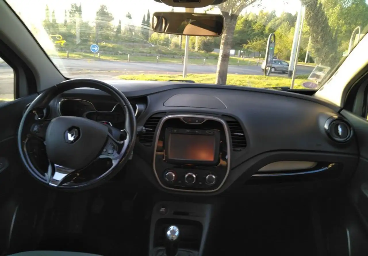 Renault Captur — photo 3