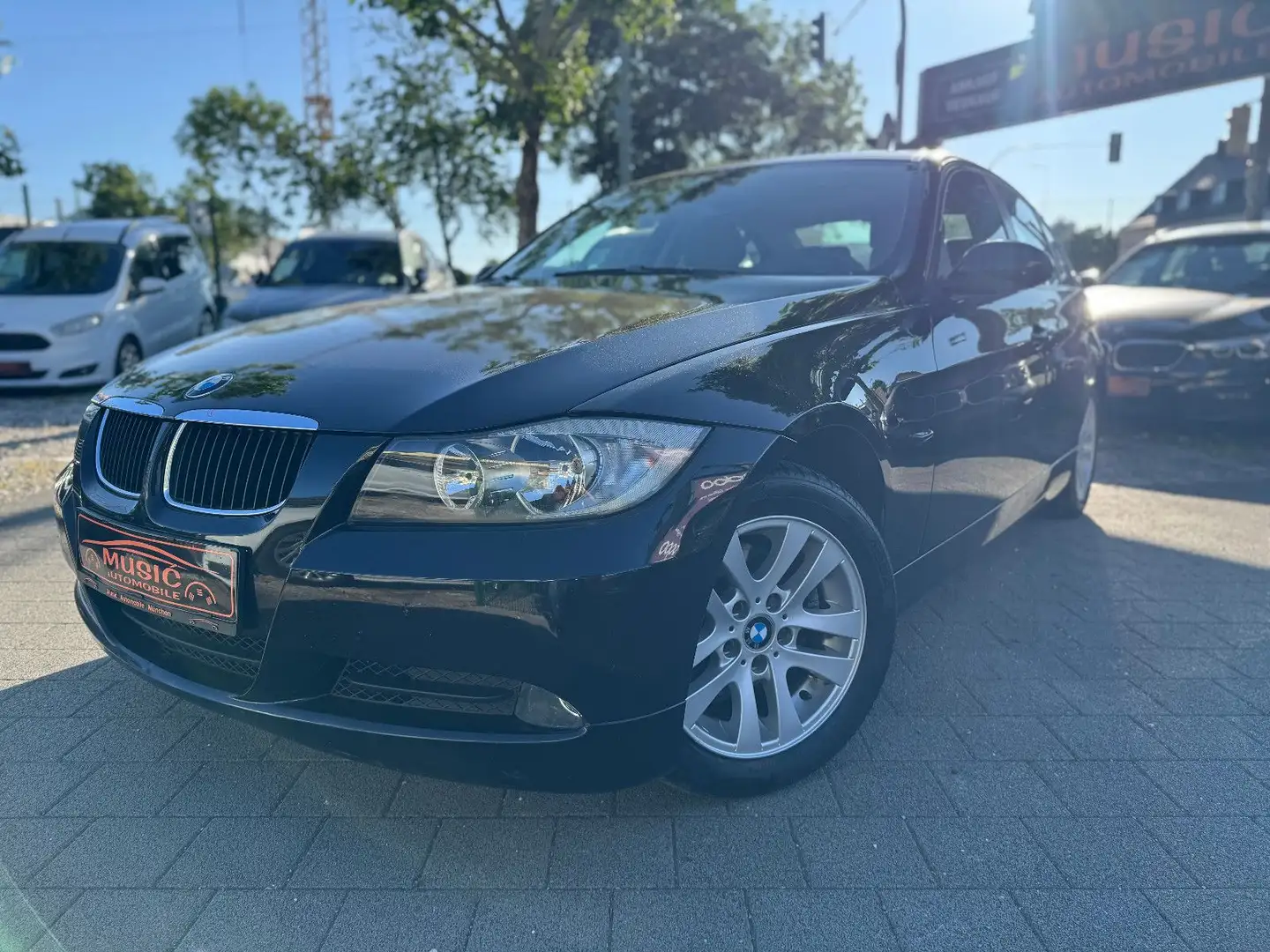 BMW 320 Baureihe 3 Lim. 320d Schwarz - 2
