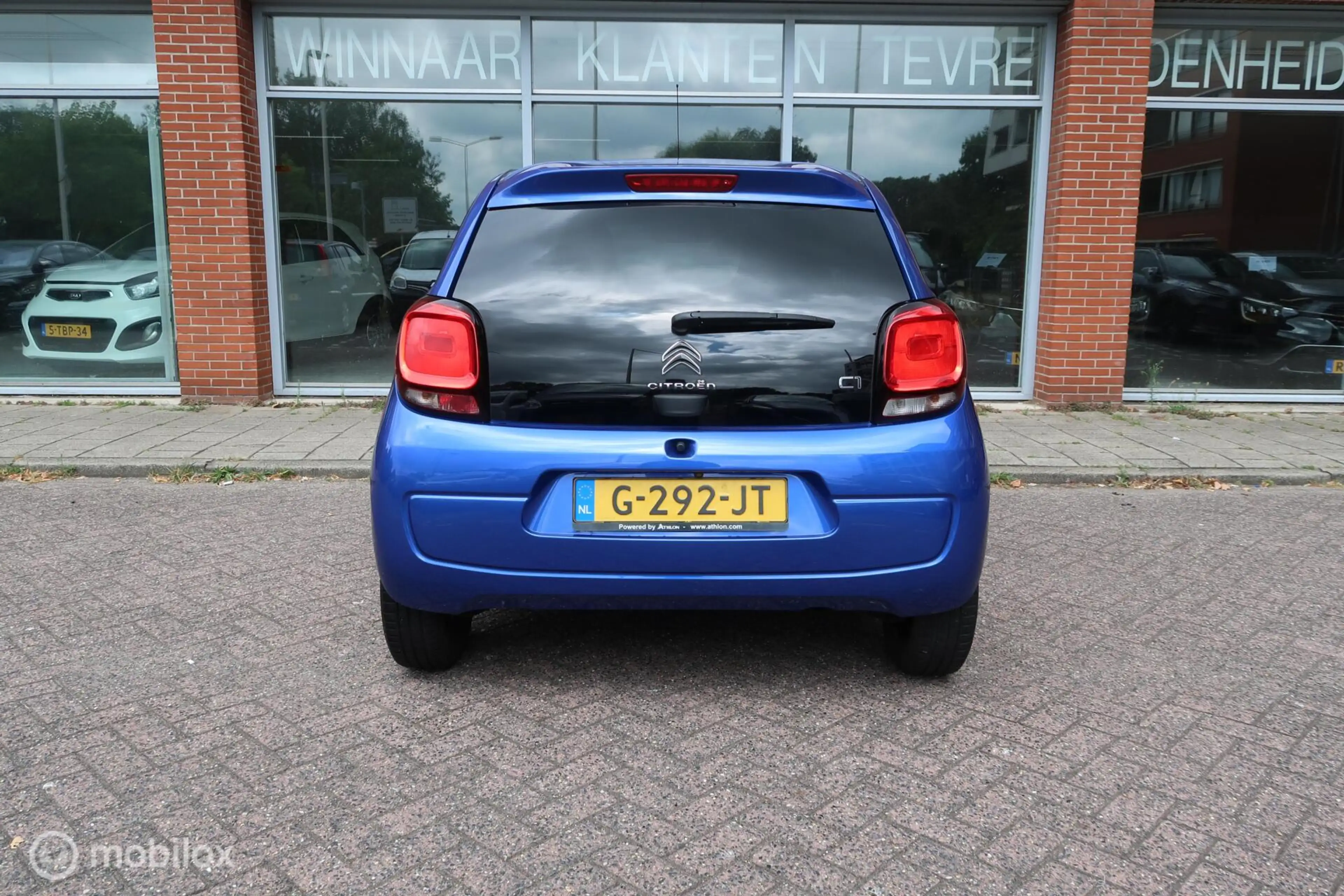 Citroen C1 1.0 VTi Shine Carplay Cruise Control Climate — photo 8