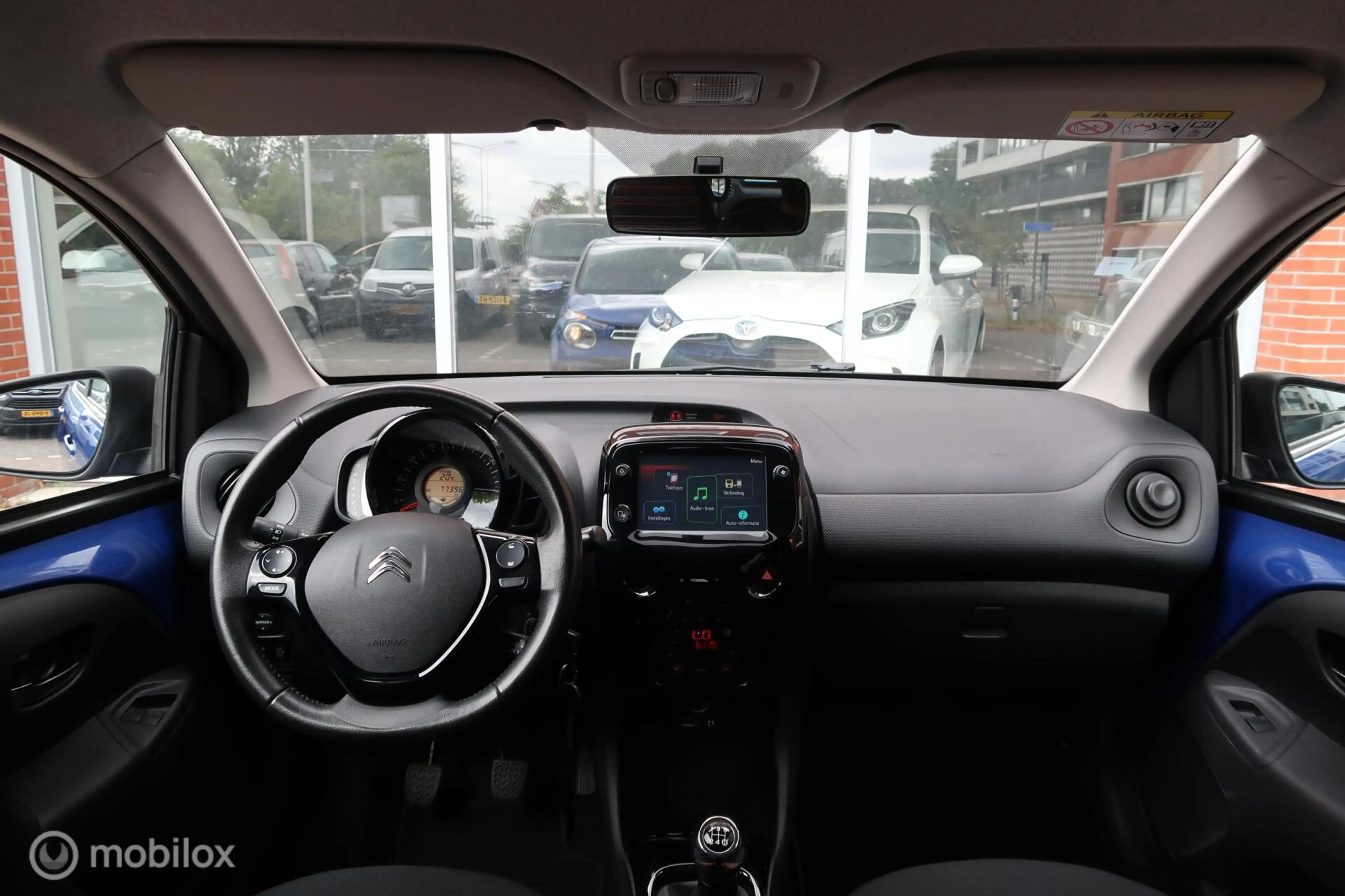 Citroen C1 1.0 VTi Shine Carplay Cruise Control Climate — photo 9