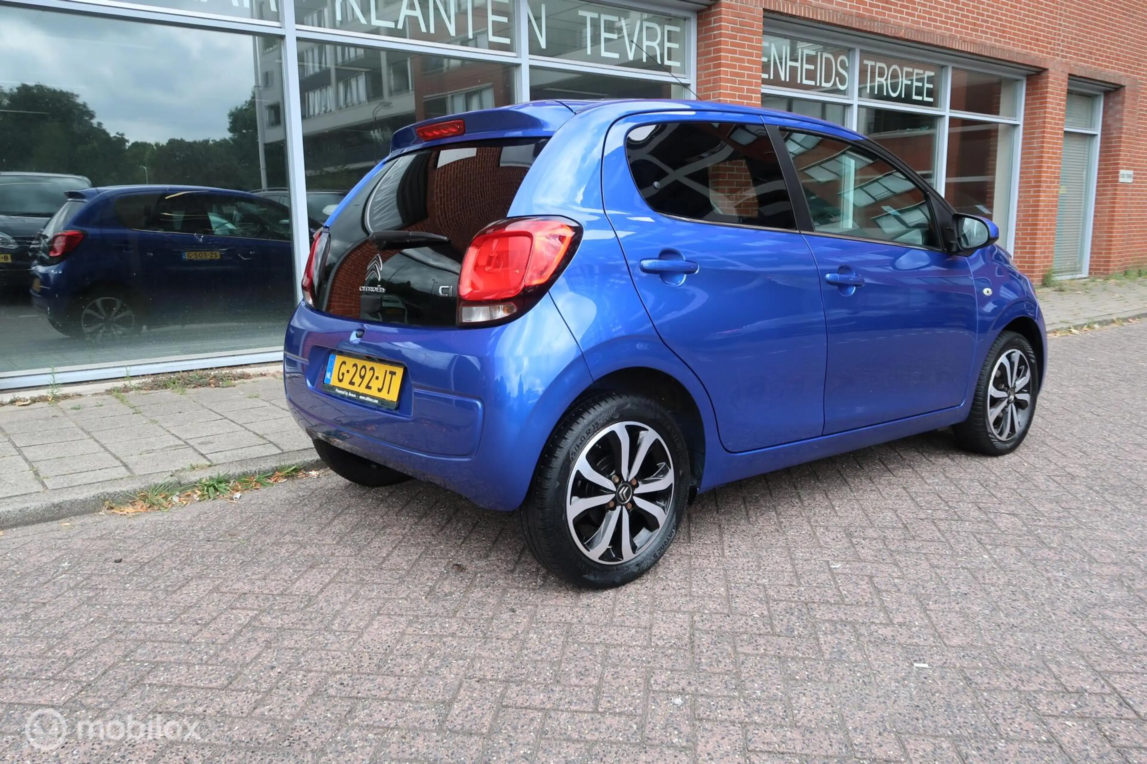 Citroen C1 1.0 VTi Shine Carplay Cruise Control Climate — photo 7