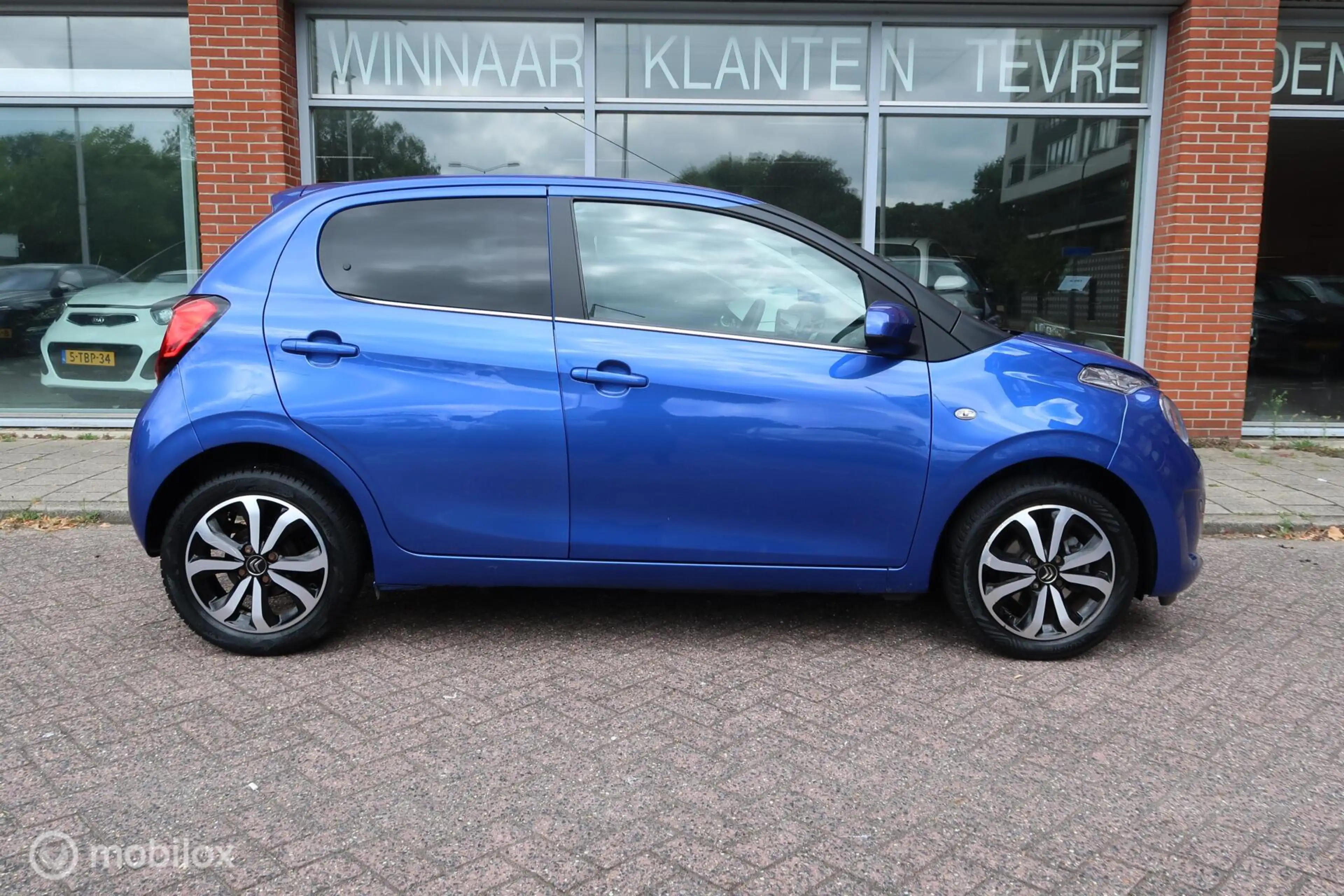 Citroen C1 1.0 VTi Shine Carplay Cruise Control Climate — photo 4