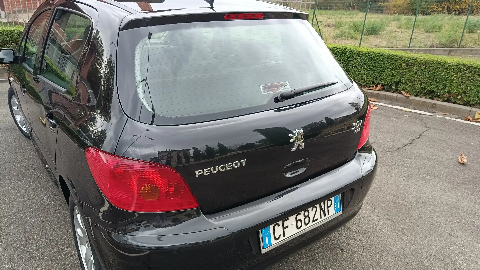 Peugeot 307 5p 1.4 hdi XT - 2