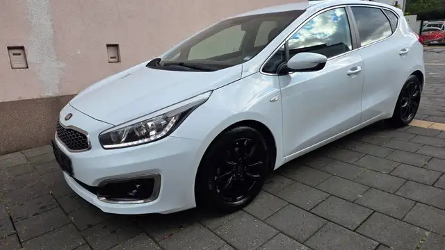 Kia Ceed / cee'd Dream Team, Scheckheftg., Rückfahrka. , Lenkrad heizung