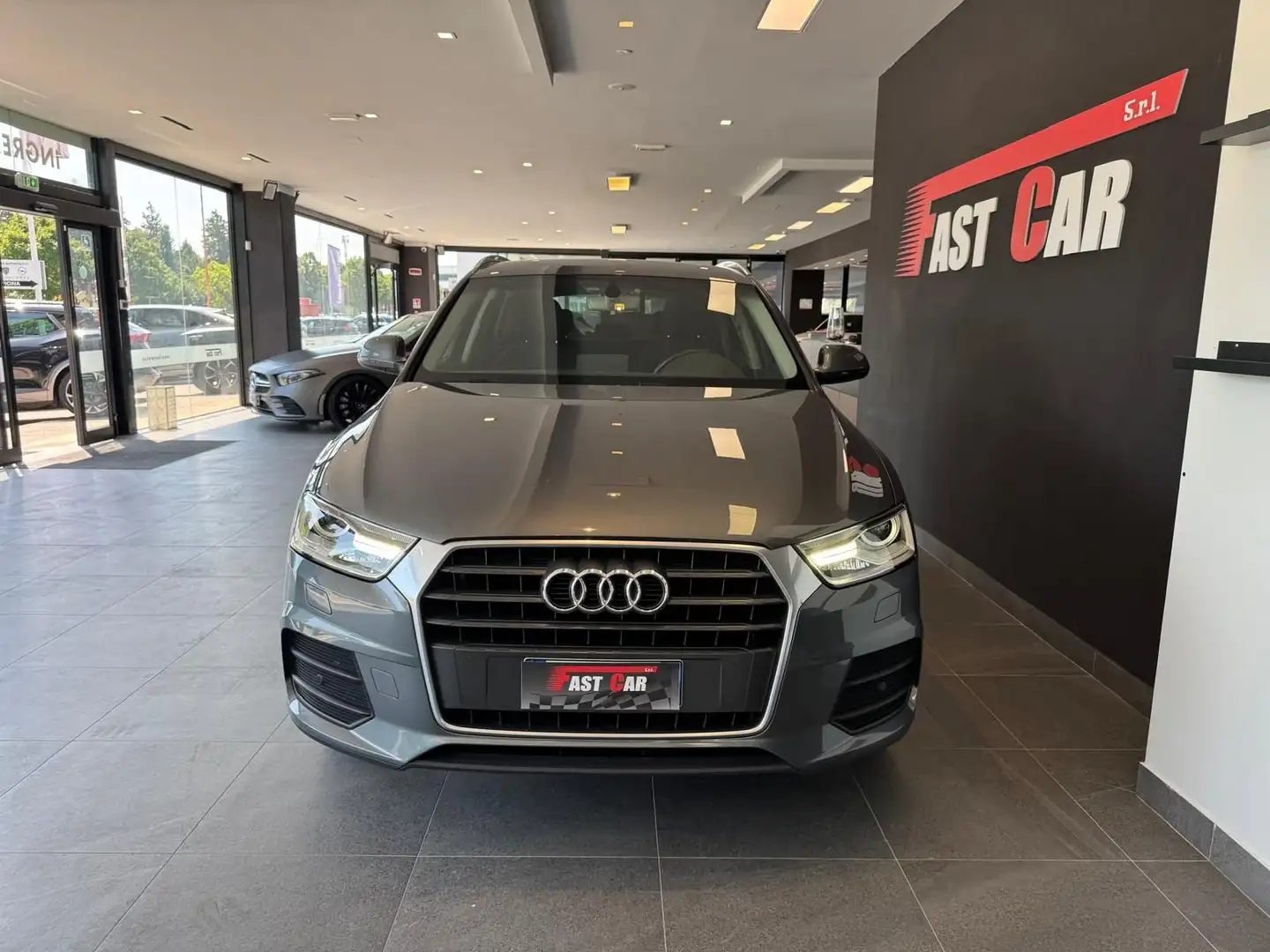 Audi Q3 Q3 1.4 TFSI 150 CV S tronic Business Grigio - 2