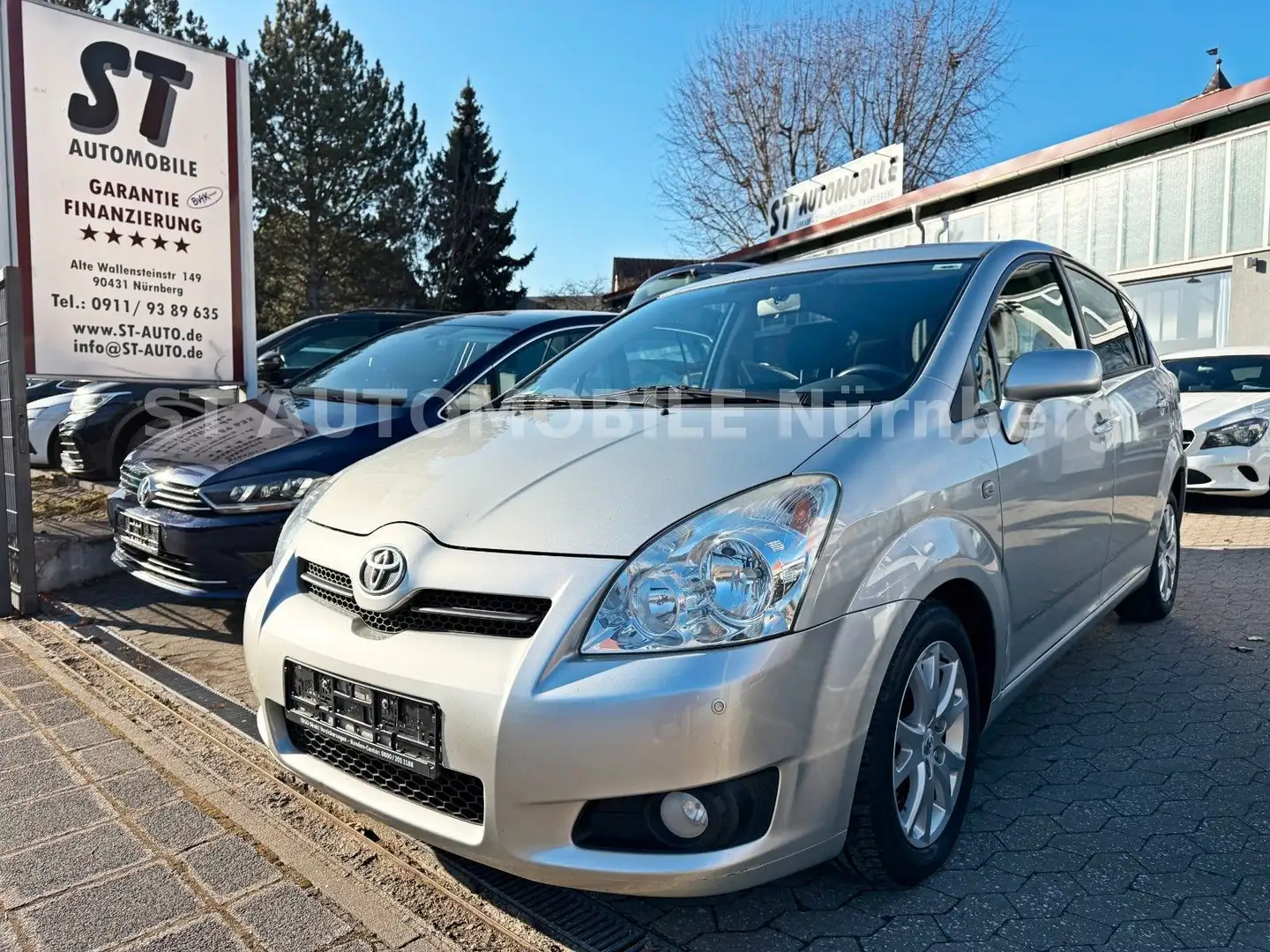 Toyota Corolla Verso 2.2 D-4D Team*7SITZ*PDC*TEMPO* Silber - 1