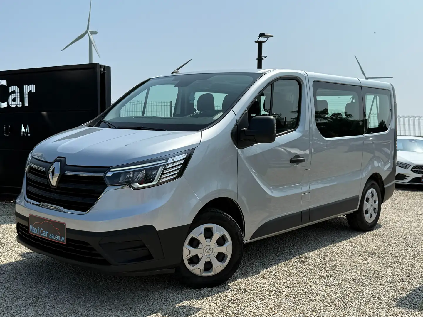 Renault Trafic 9 places /Boîte automatique/1er propriétaire Stříbrná - 1