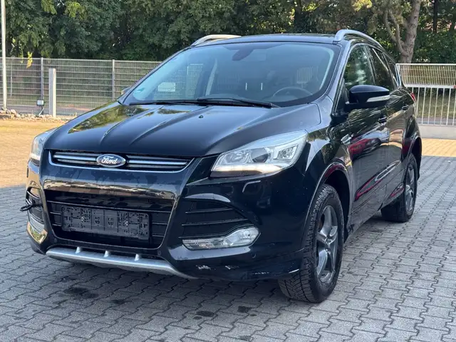 Ford Kuga Individual*Pano*Leder*Klima*AHK*PDC*Navi*