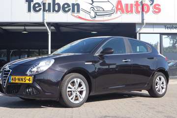 1.4 T Distinctive | 6 versnellingen | Climate cont