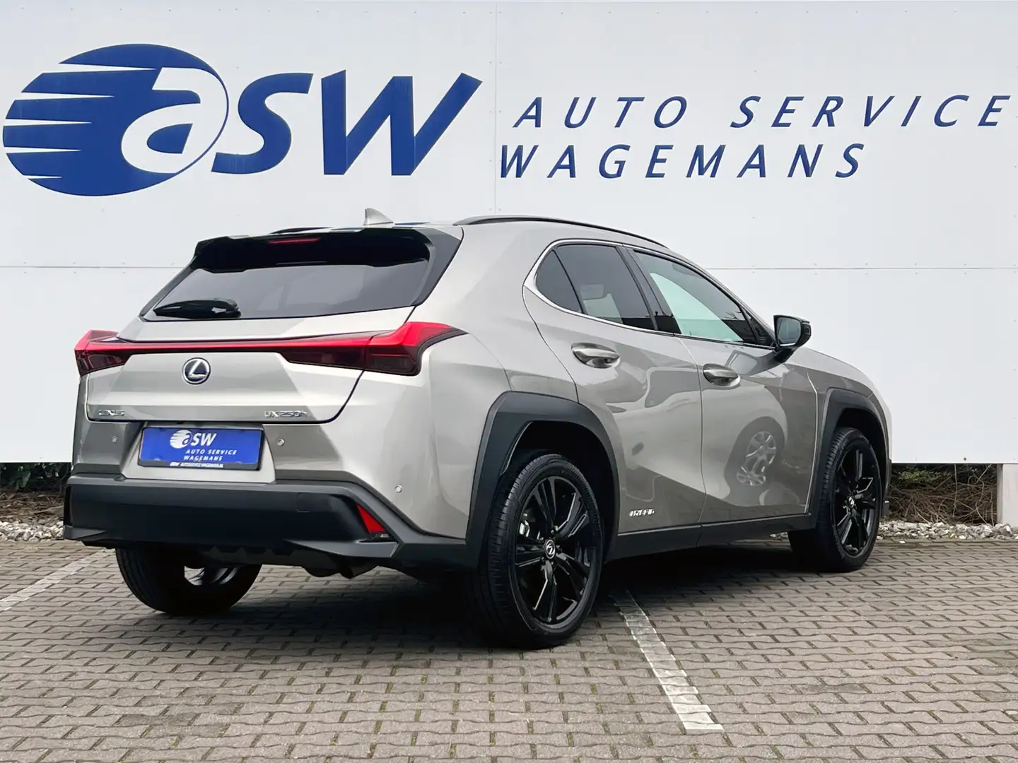 Lexus UX 250h Style+ Edition | Leder | Camera | Carplay | 18 inc Gris - 2