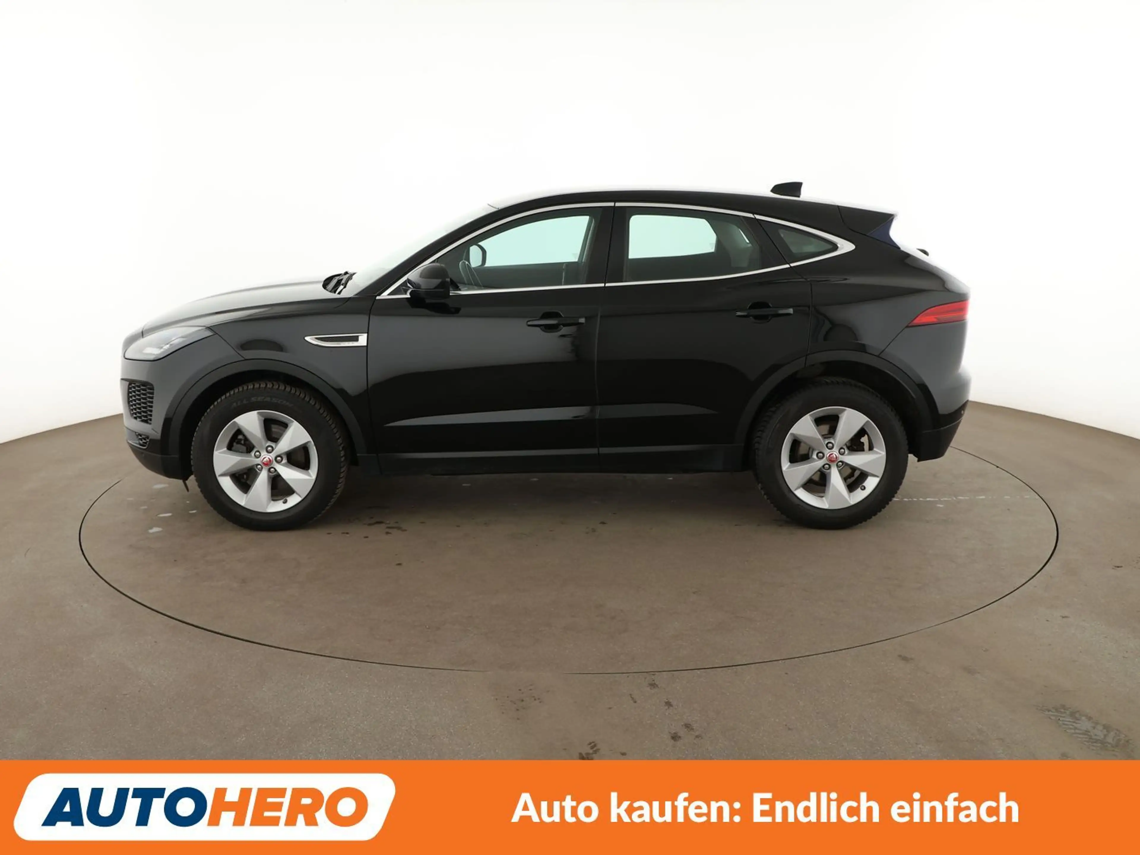 Jaguar E-Pace D150 Basis *LED*TEMPO*CAM*PDC*SHZ* — photo 3