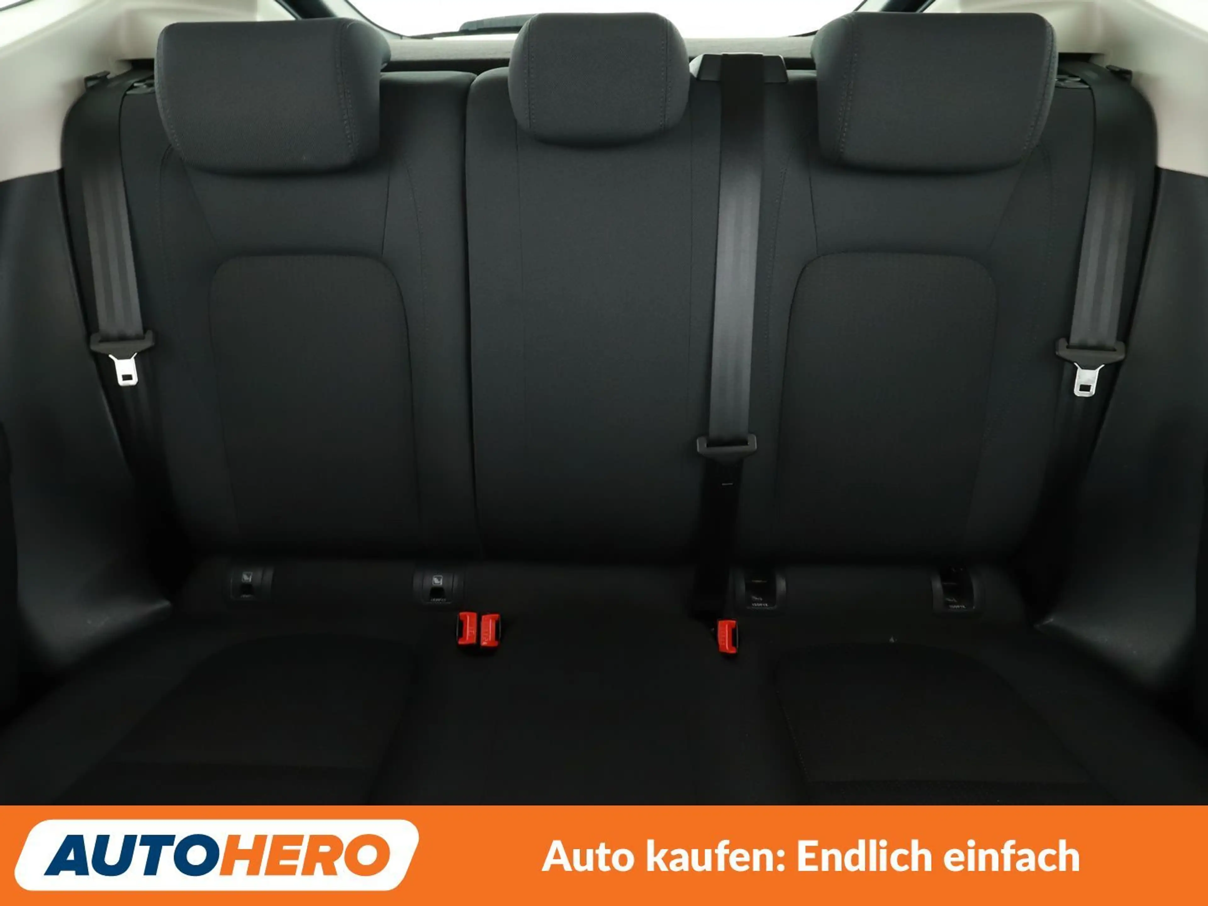 Jaguar E-Pace D150 Basis *LED*TEMPO*CAM*PDC*SHZ* — photo 15