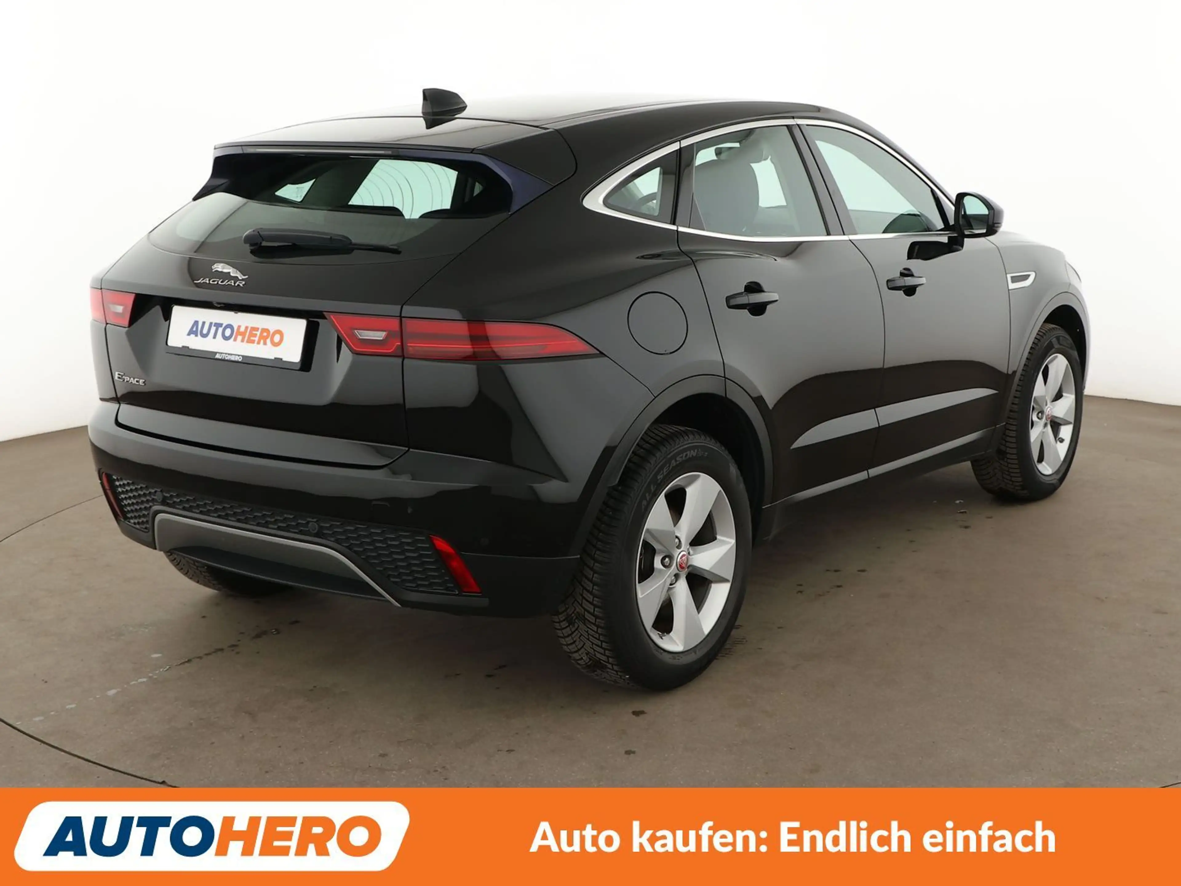 Jaguar E-Pace D150 Basis *LED*TEMPO*CAM*PDC*SHZ* — photo 6