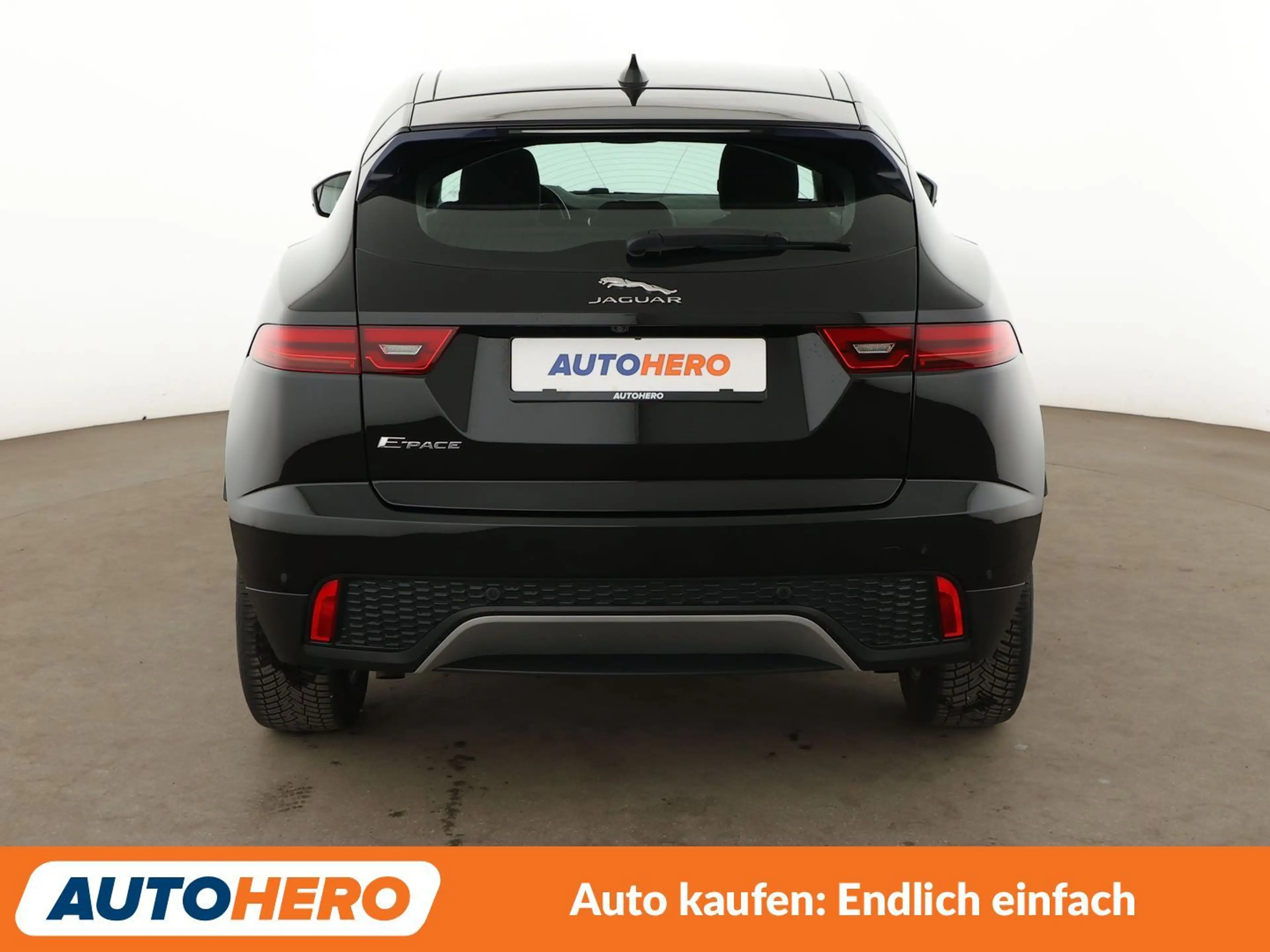 Jaguar E-Pace D150 Basis *LED*TEMPO*CAM*PDC*SHZ* — photo 5