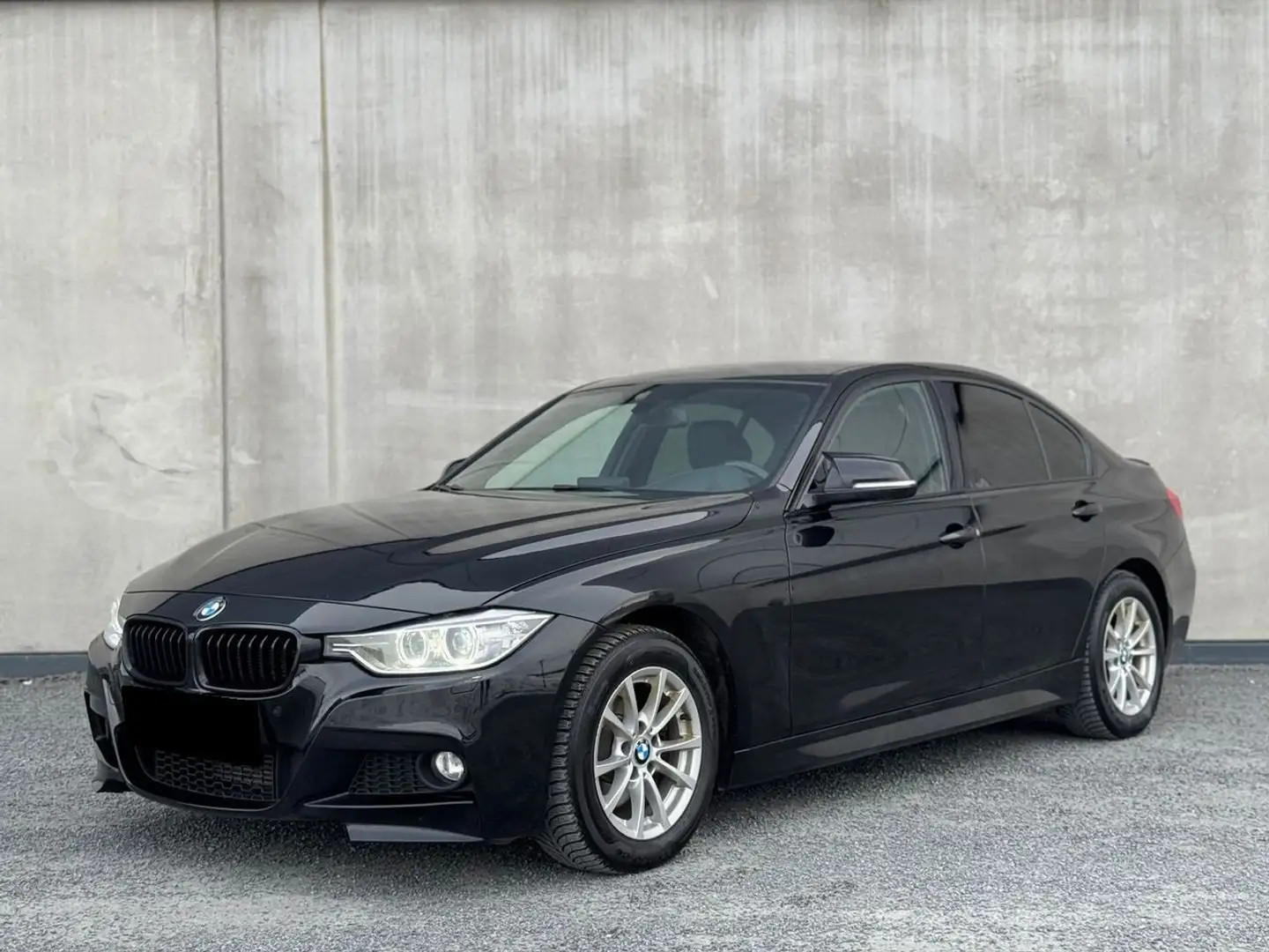 BMW 320 Zwart - 2