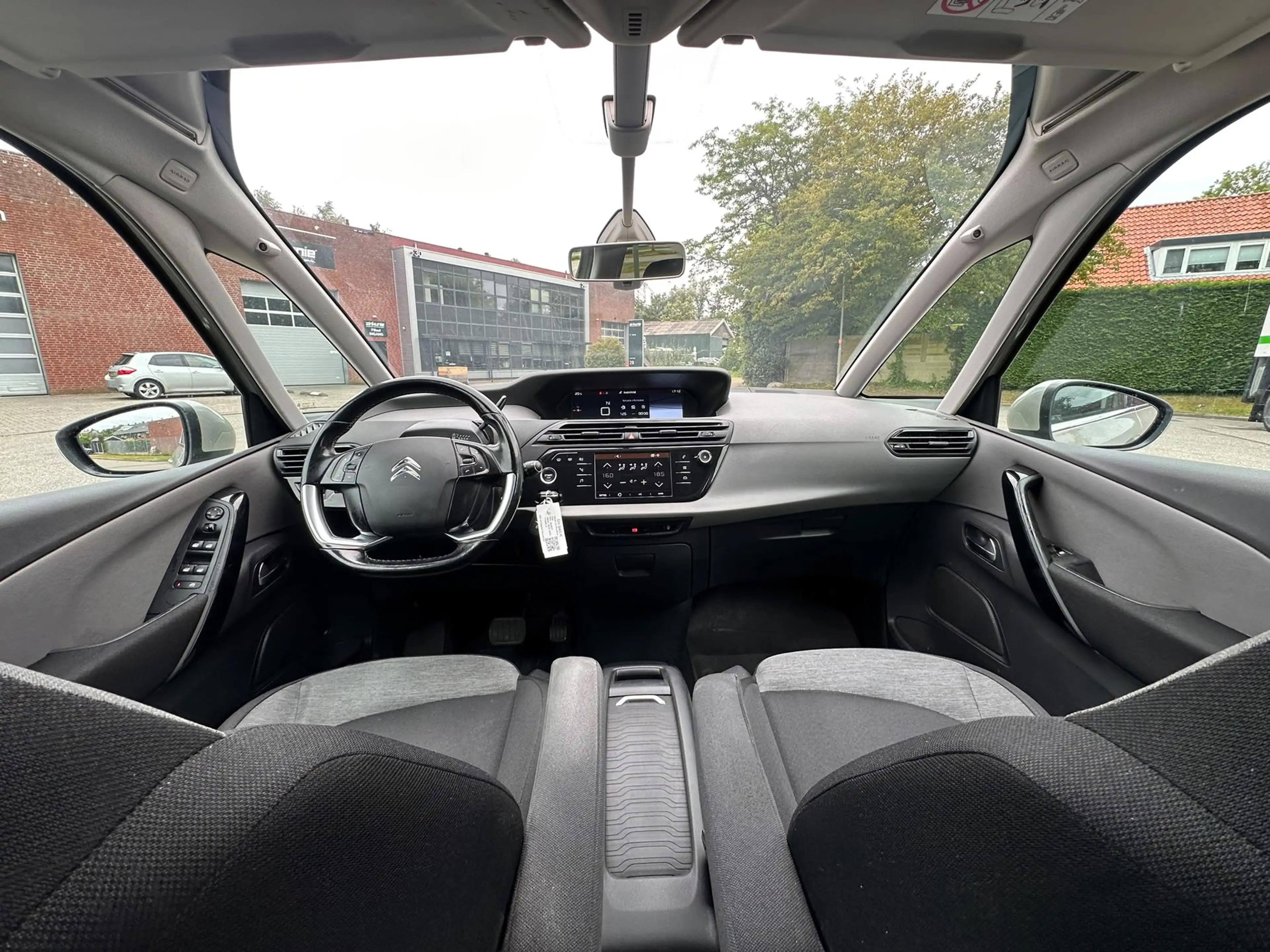Citroen C4 Picasso 1.2 PureTech Shine Automaat*Achteruit camera*Distr — photo 4
