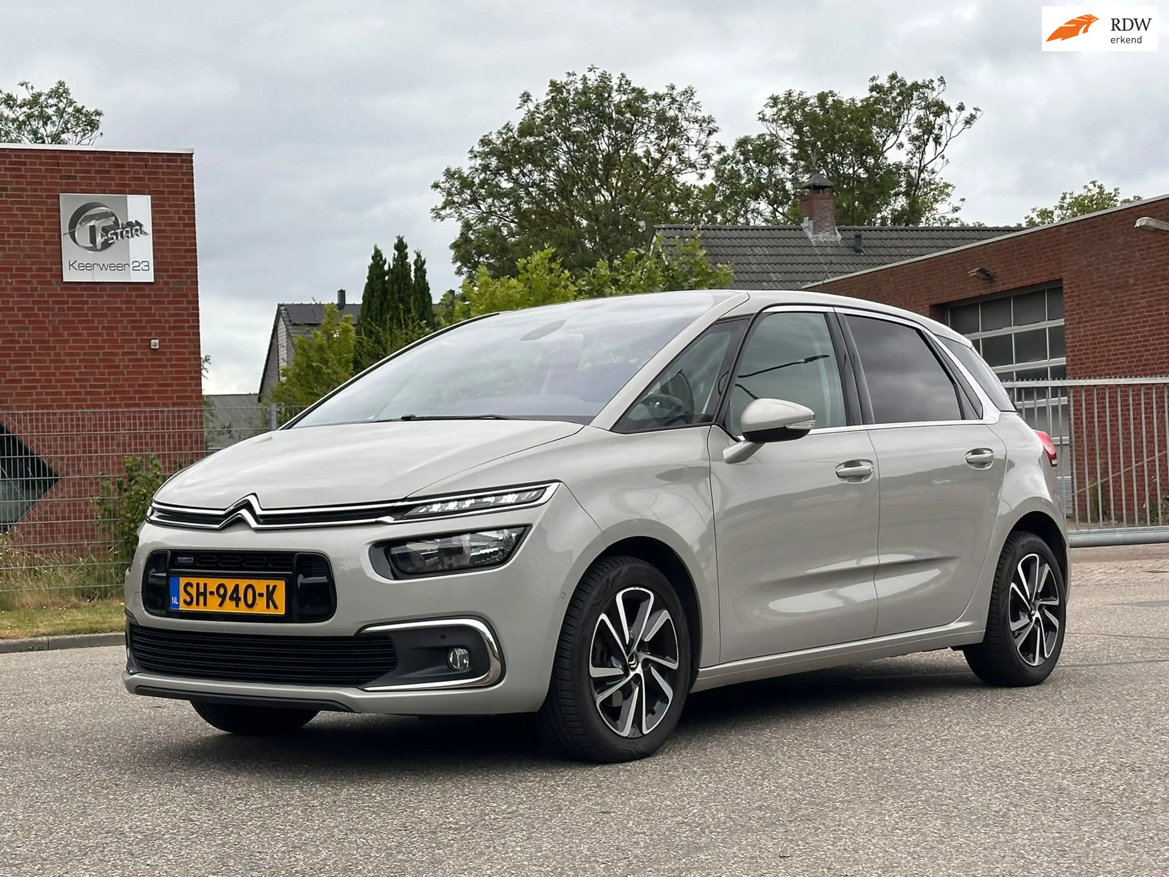 Citroen C4 Picasso 1.2 PureTech Shine Automaat*Achteruit camera*Distr