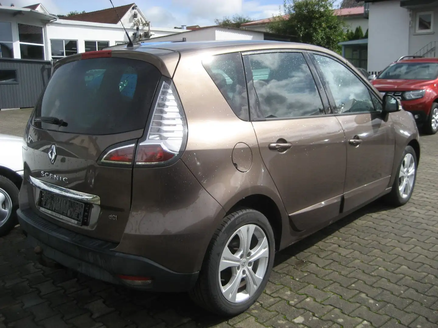 Renault Scenic Dynamique dCi 130 -AHK- HU 10/27-SHZG- Braun - 2