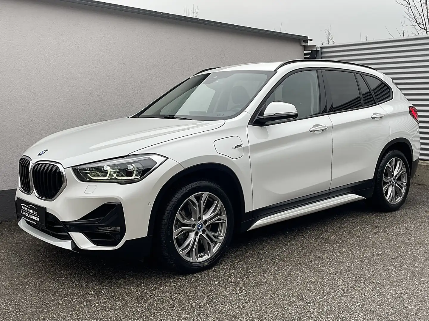 BMW X1 xDrive25e PHEV Aut.SPORTLINE/AHK/HEADUP/AD.LED/... Weiß - 1