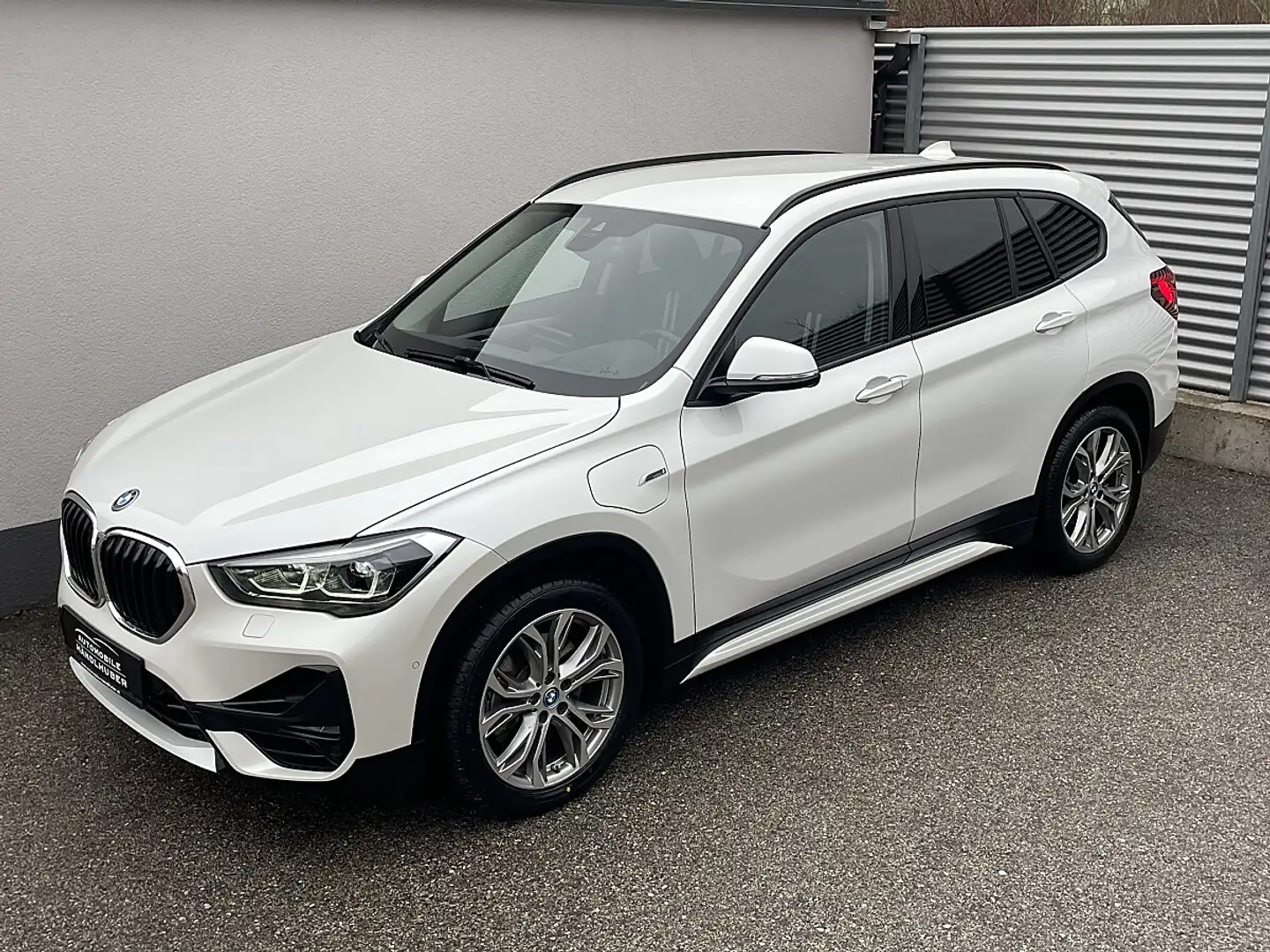 BMW X1 xDrive25e PHEV Aut.SPORTLINE/AHK/HEADUP/AD.LED/... Weiß - 2