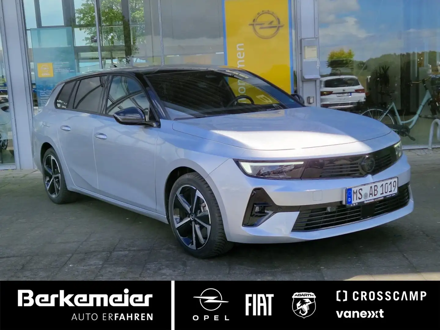 Opel Astra ST GS Line Plug-in-Hybrid Silber - 1