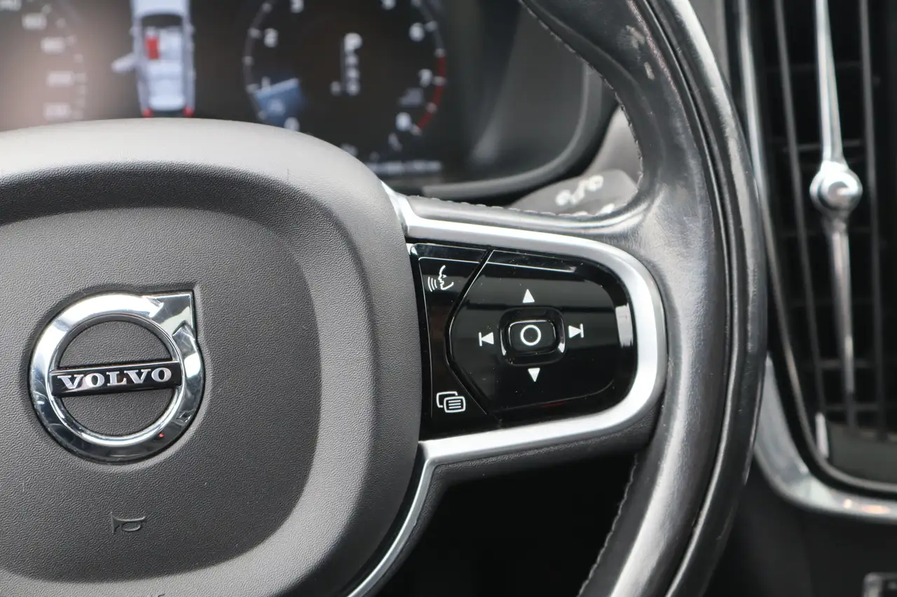 Volvo V90 Cross Country снимка Volvo V90 Cross Country
