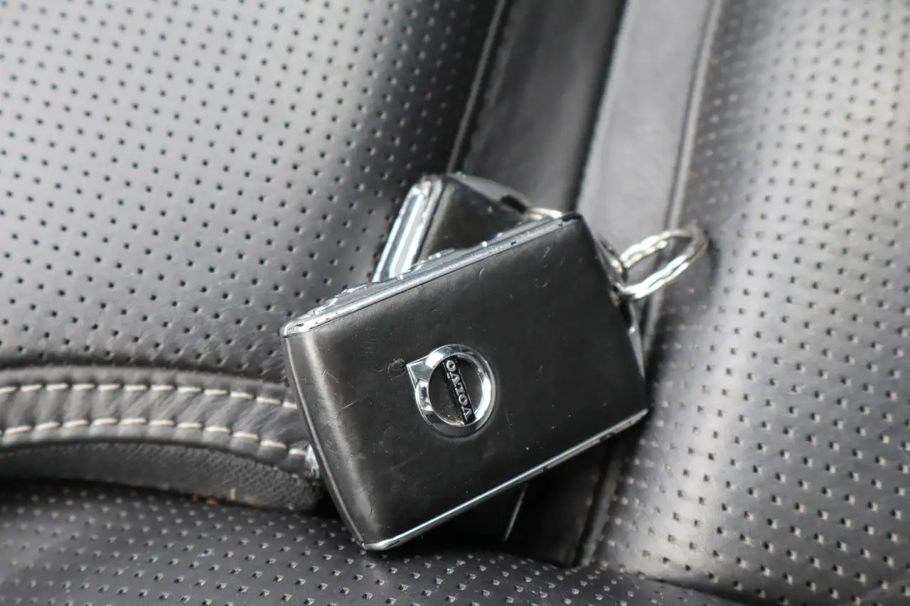 Volvo V90 Cross Country снимка Volvo V90 Cross Country
