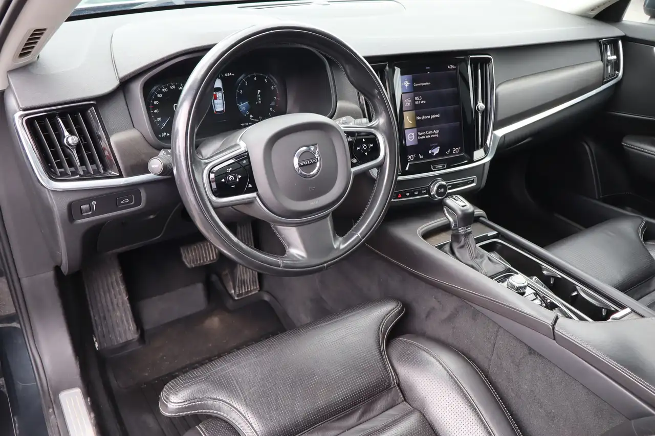 Volvo V90 Cross Country снимка Volvo V90 Cross Country