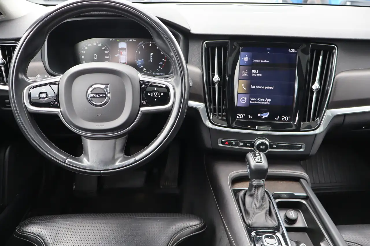 Volvo V90 Cross Country снимка Volvo V90 Cross Country